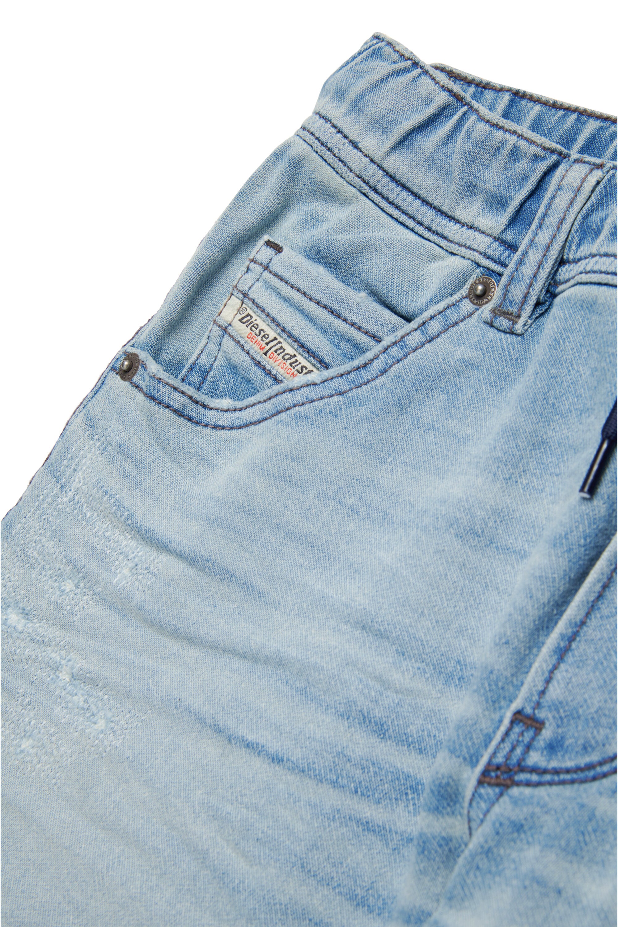 Light JoggJeans® shorts with rips