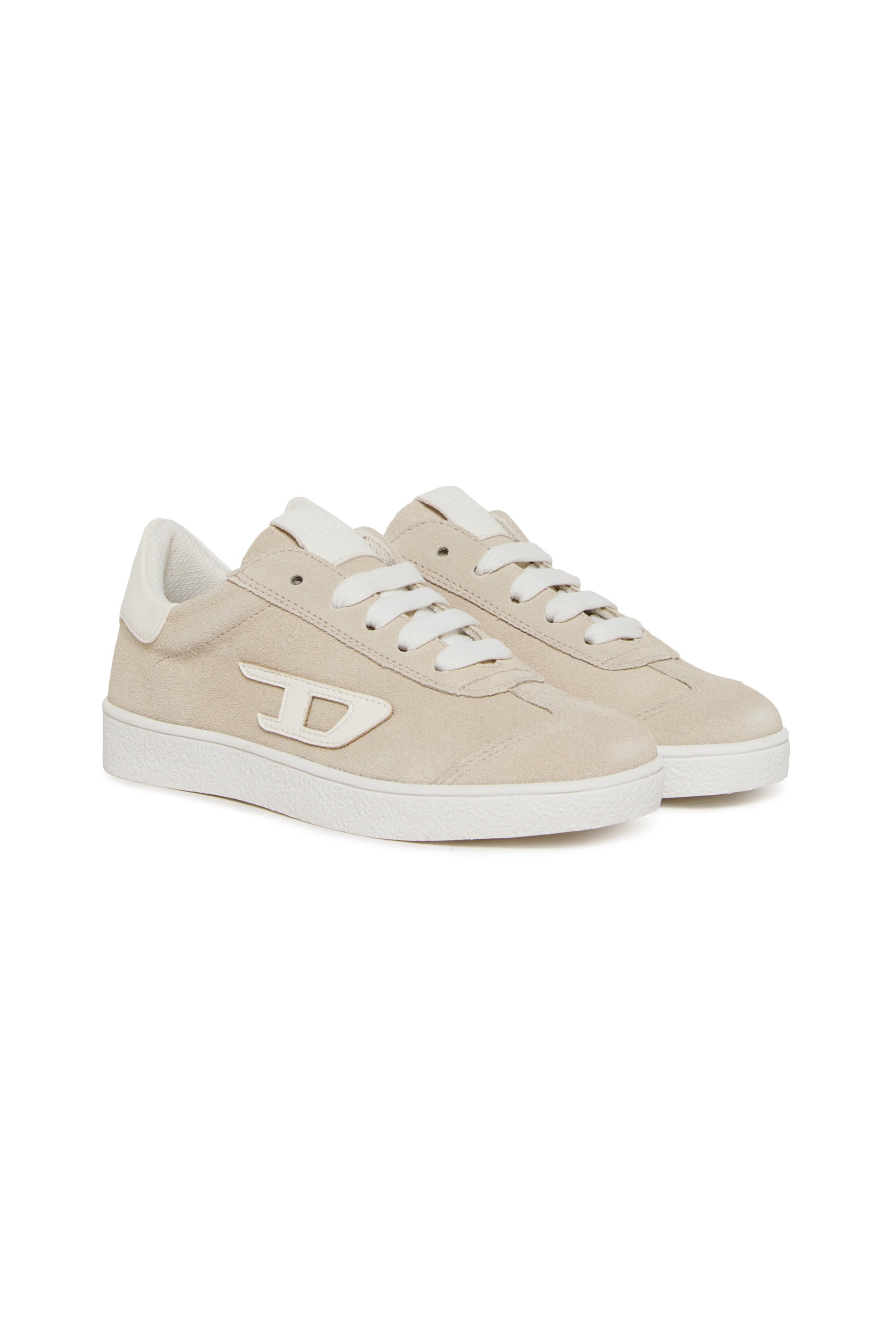 Sneaker mit D-Logo