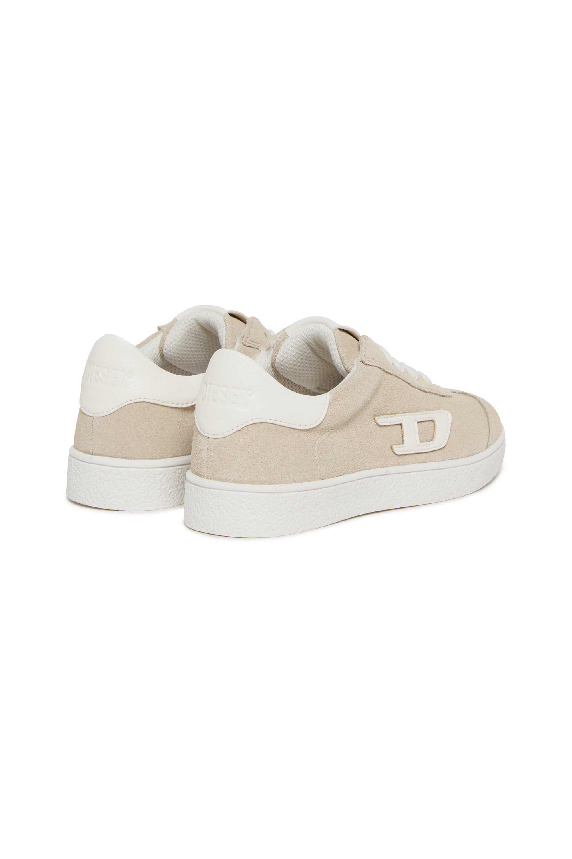Sneaker mit D-Logo