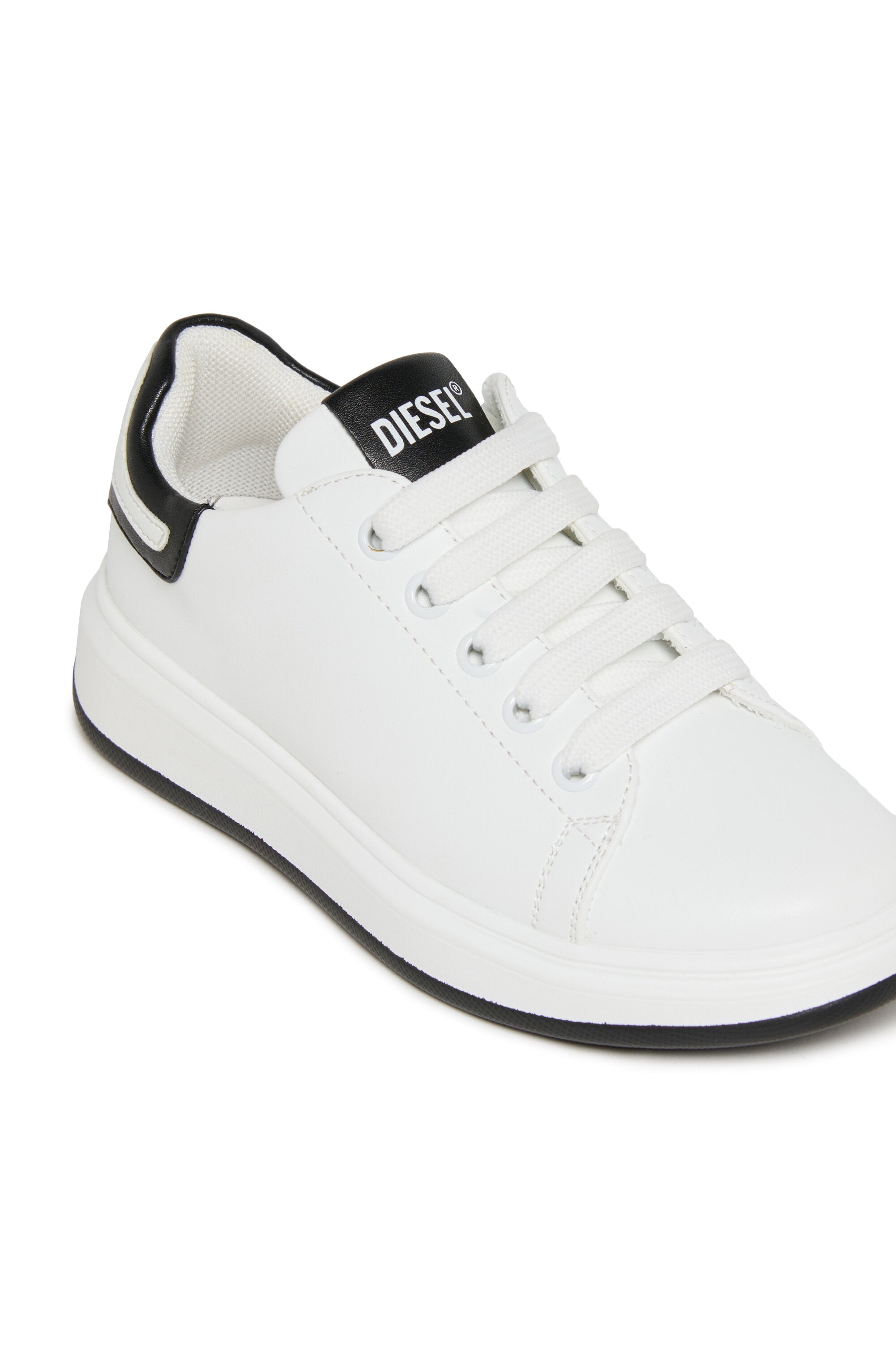 Sneaker mit Logo