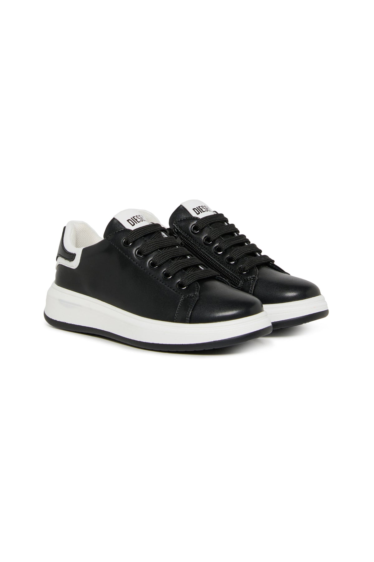 Sneaker mit Logo