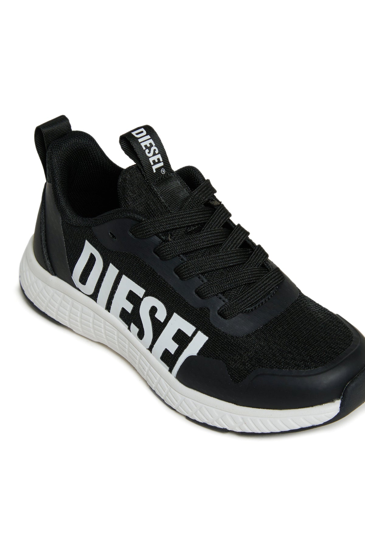 Sneaker mit kontrastierendem Logo