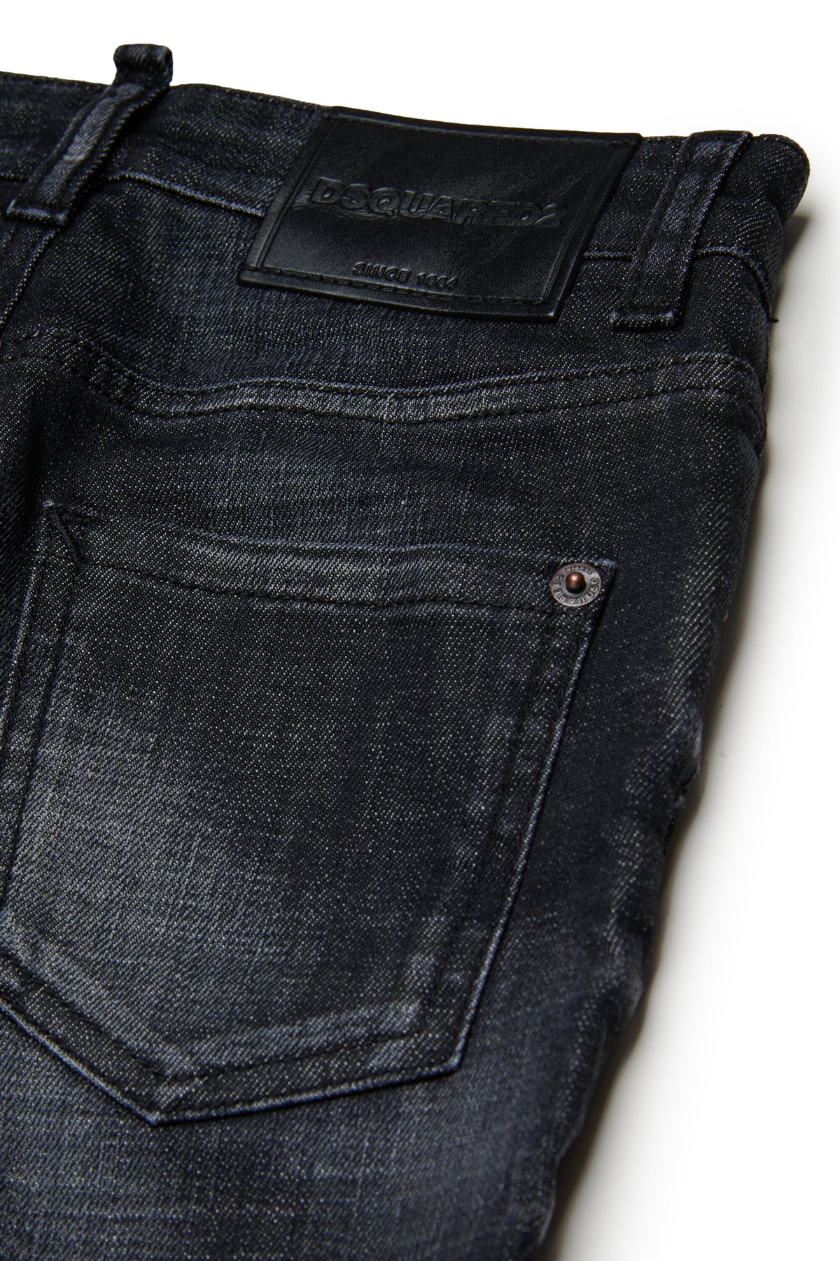 Jeans mit Straight-Passform und dunkelblauer Waschung - Stanislav