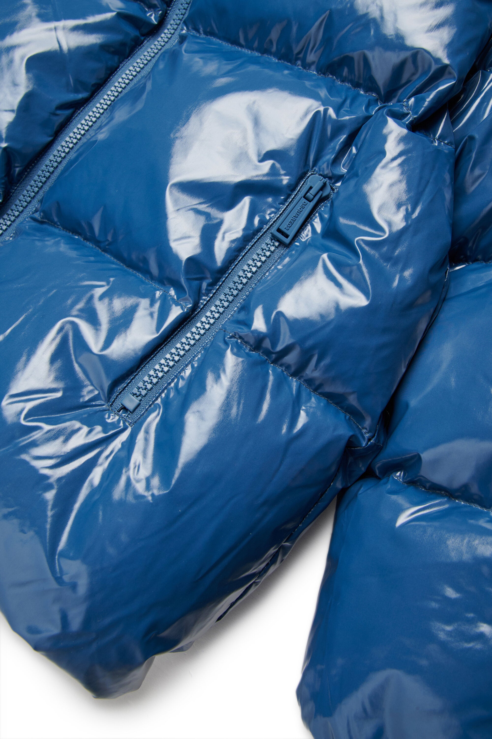 Kurze wattierte Jacke mit Maple Leaf Logo