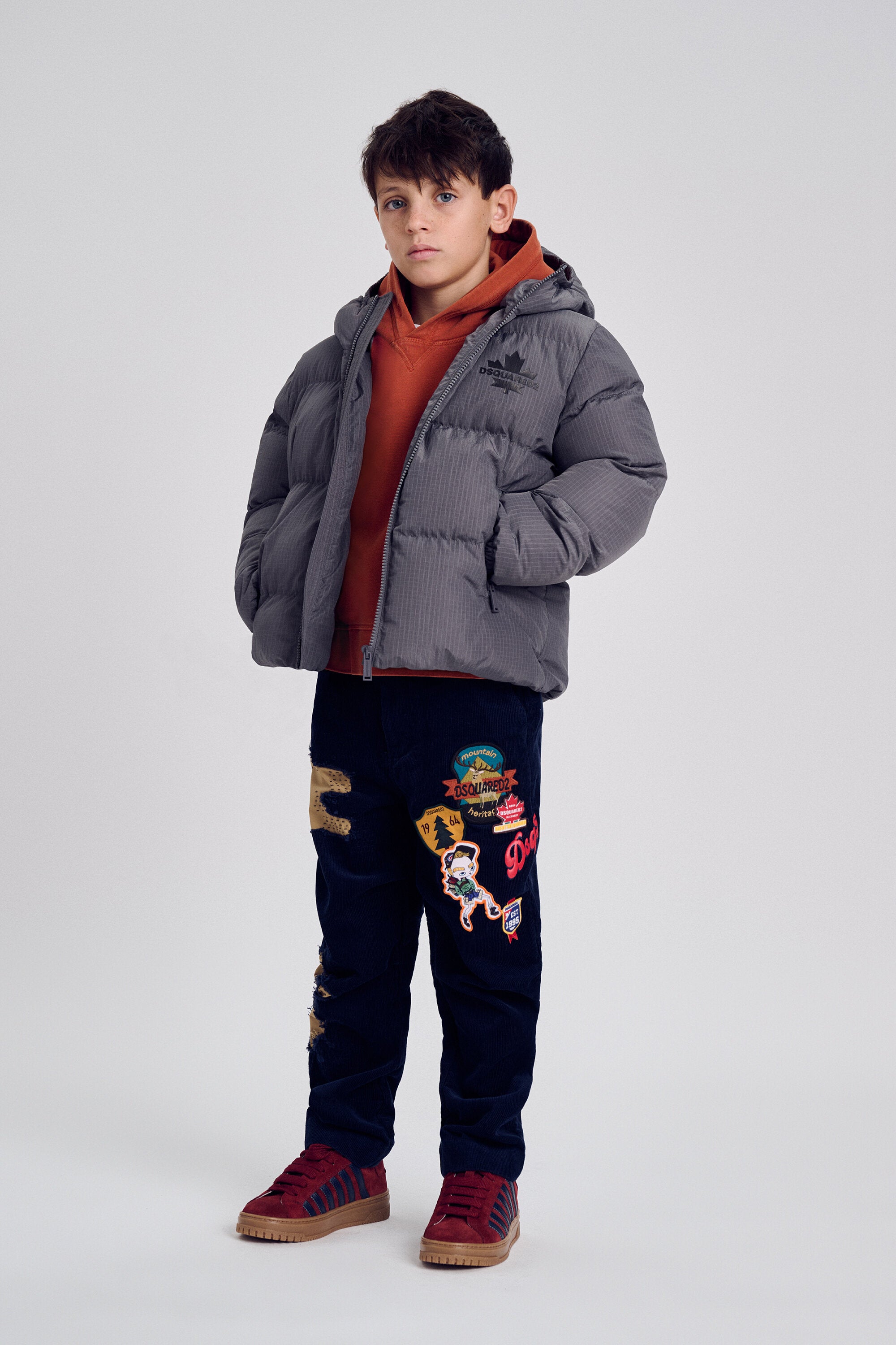 Gefütterte Jacke mit aufgedrucktem Logo