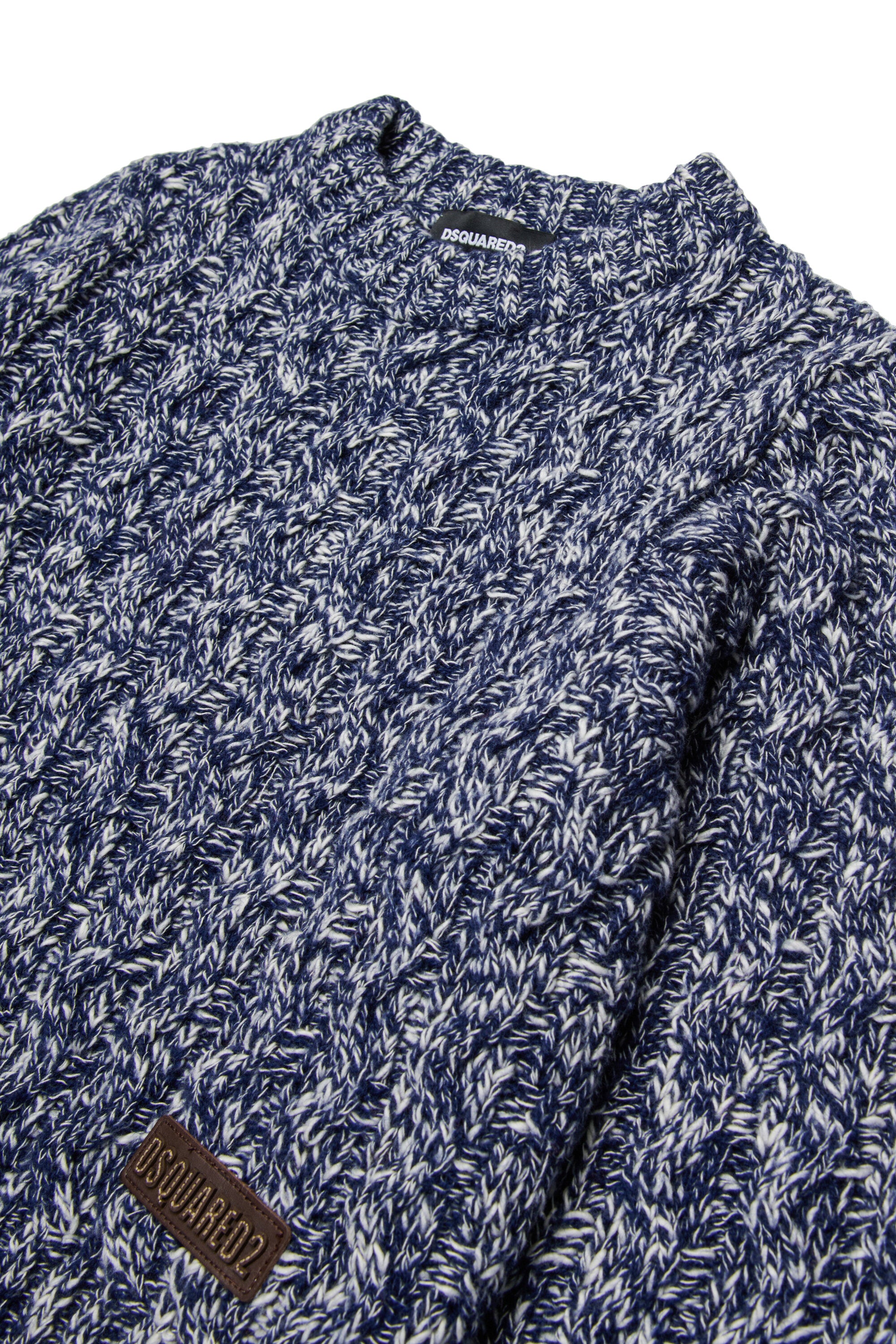 Pullover in misto lana a trecce