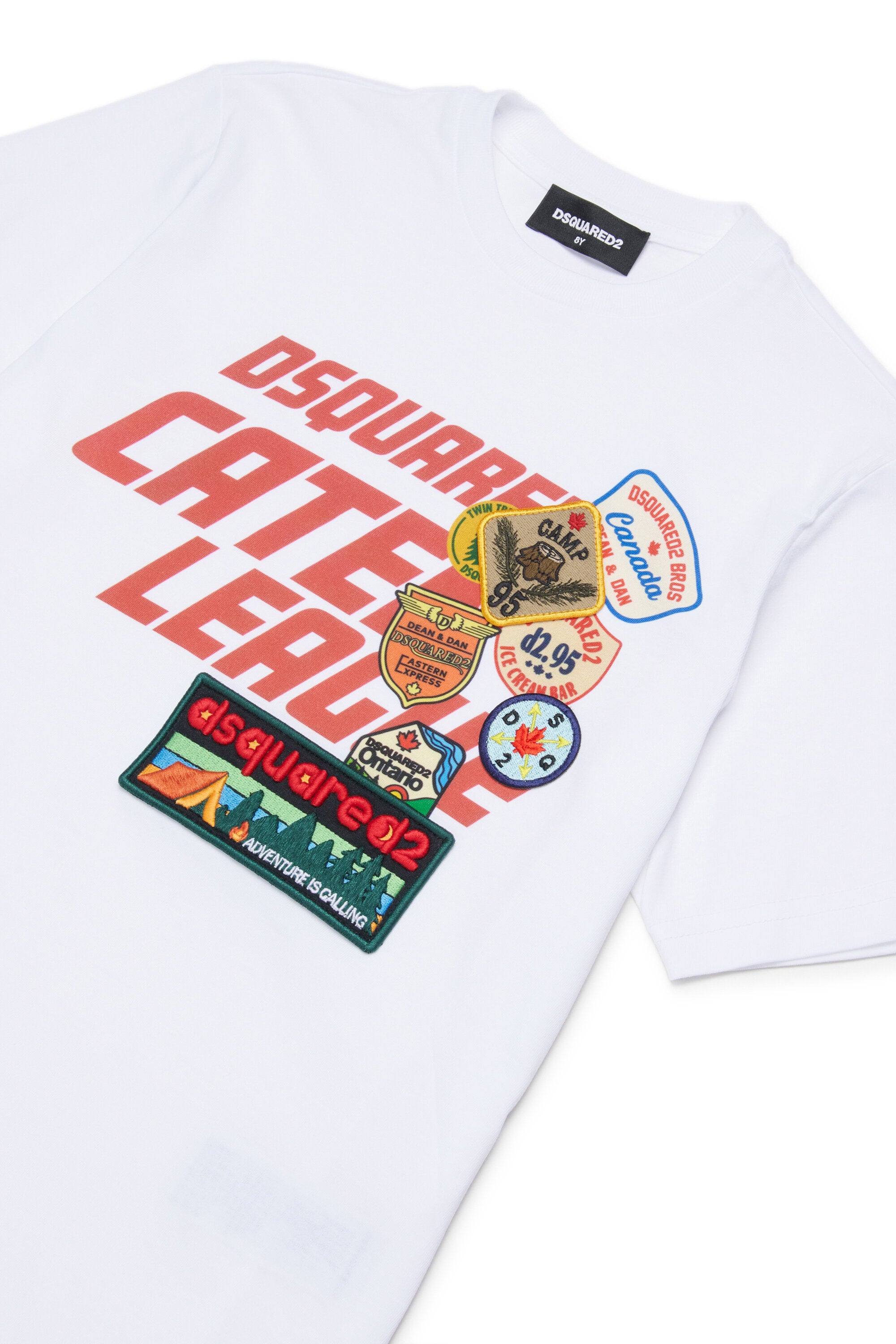 T-shirt con logo e applicazioni patch