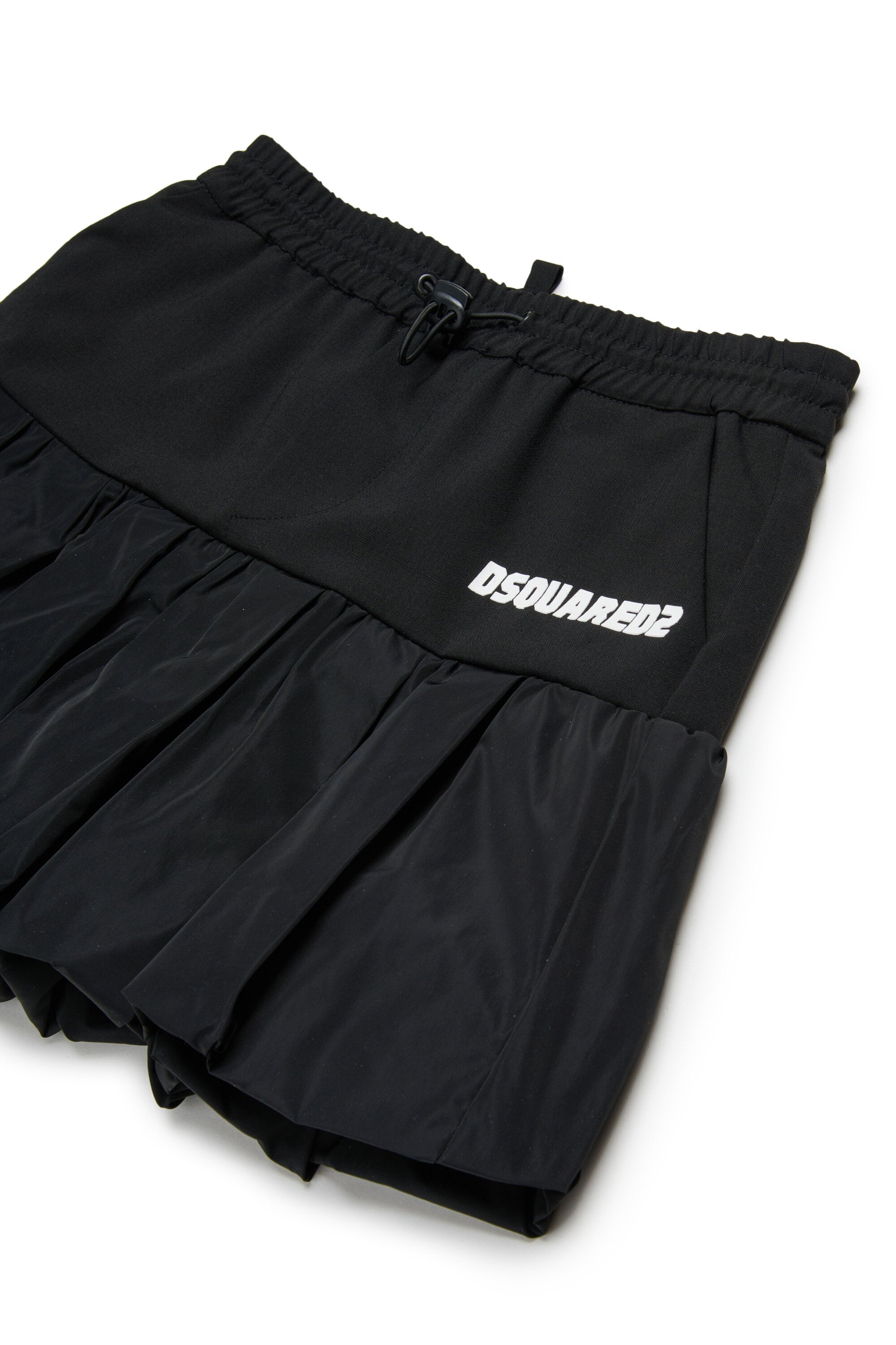 Kurzer Rock mit Logo