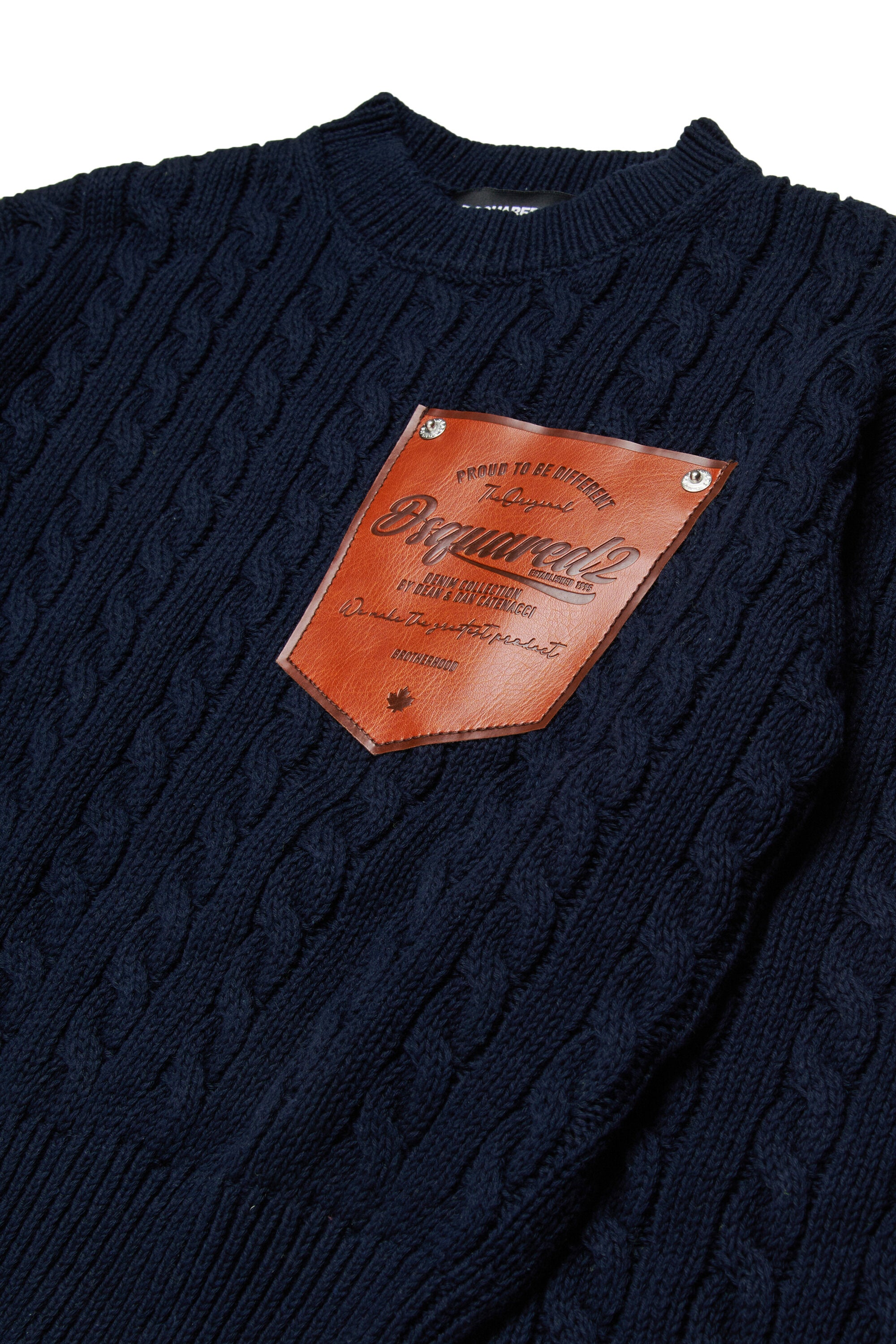 Jersey de punto trenzado con cuello redondo y logo