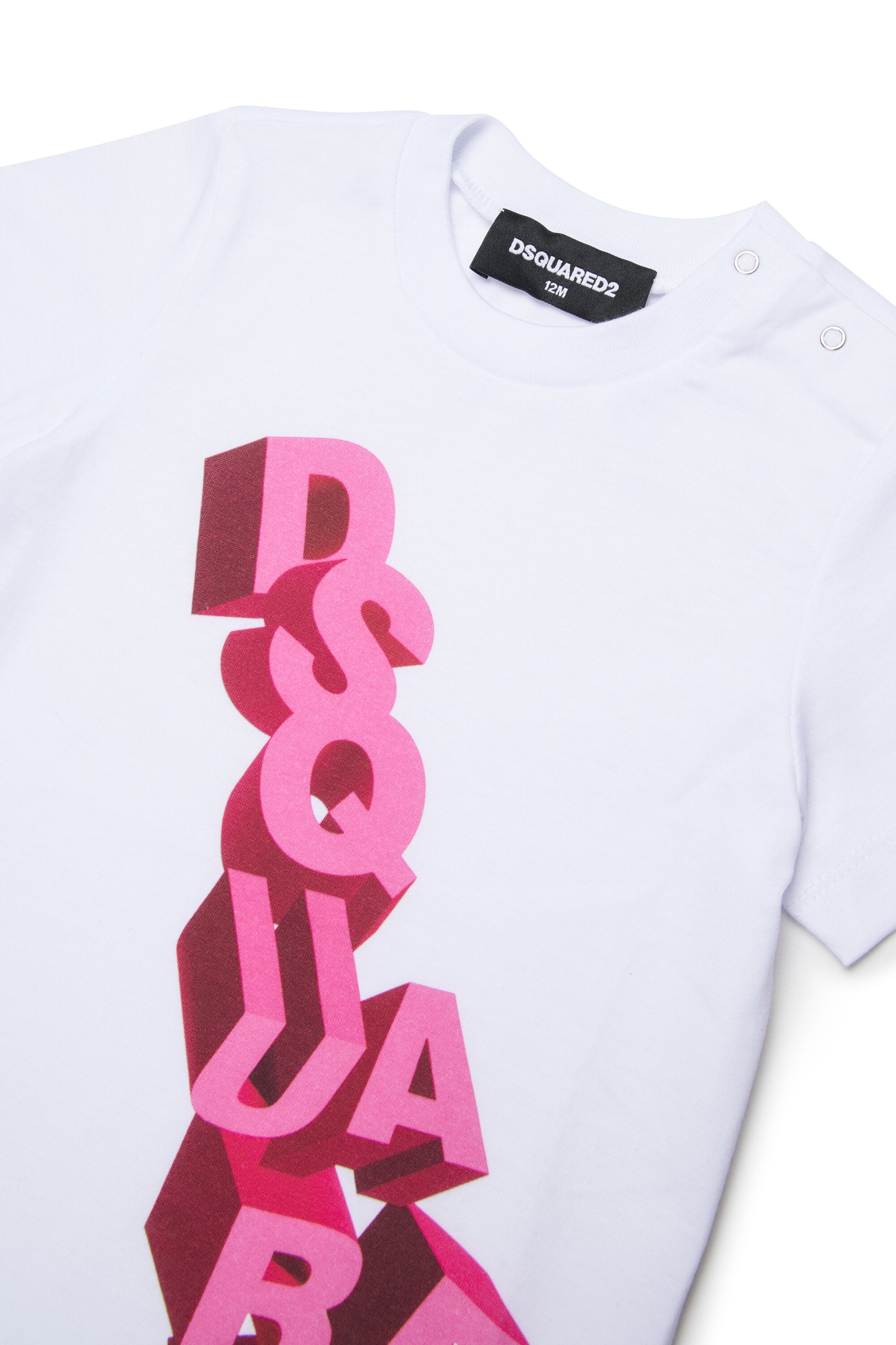 T-Shirt mit dreidimensionaler Grafik