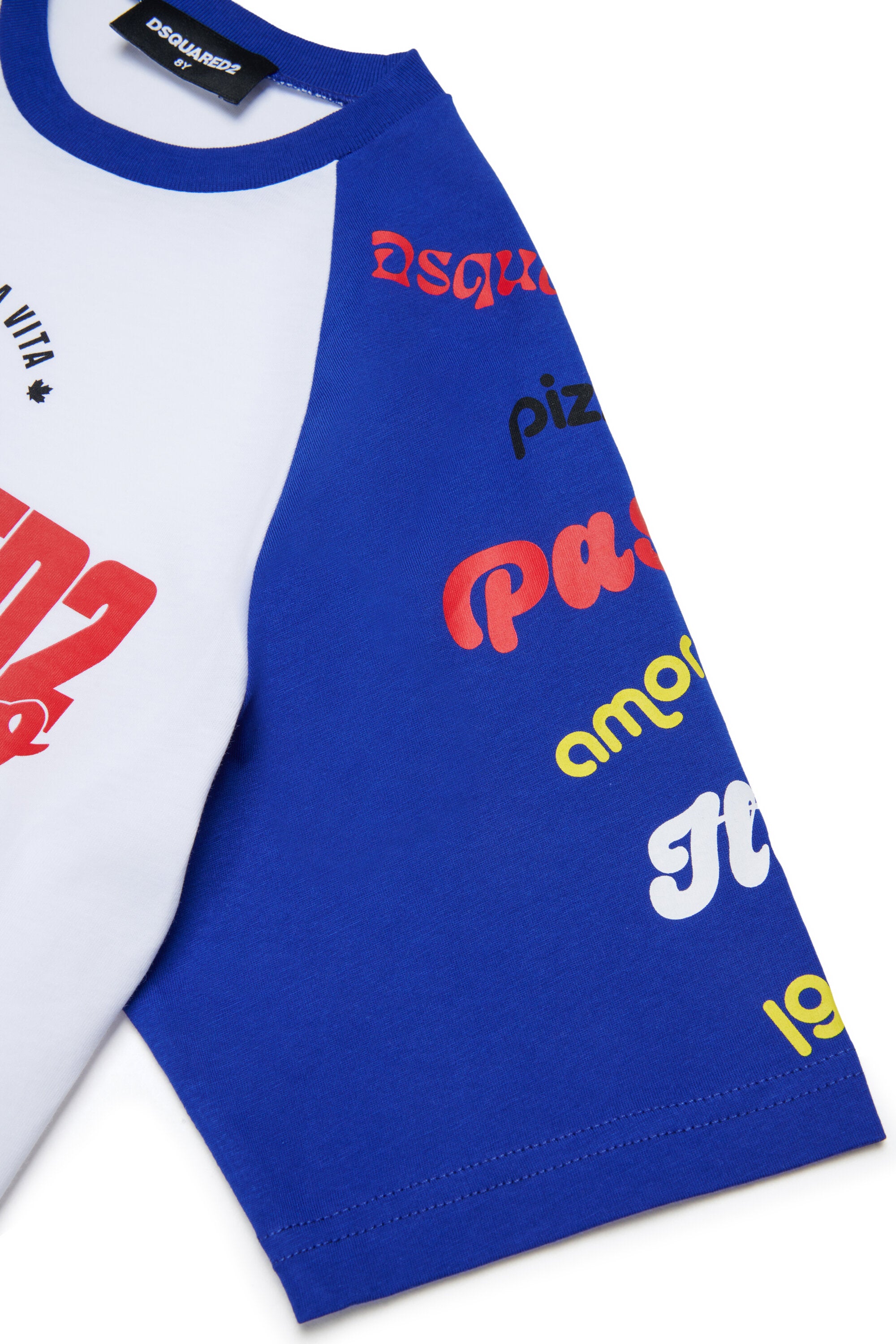 T-shirt con logo sul petto