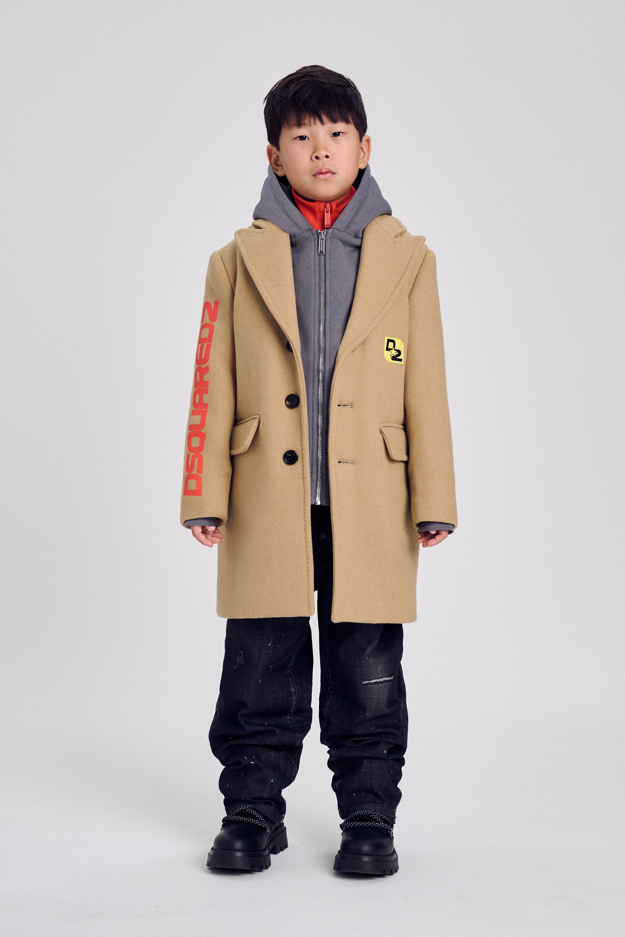 Cappotto con logo stampato