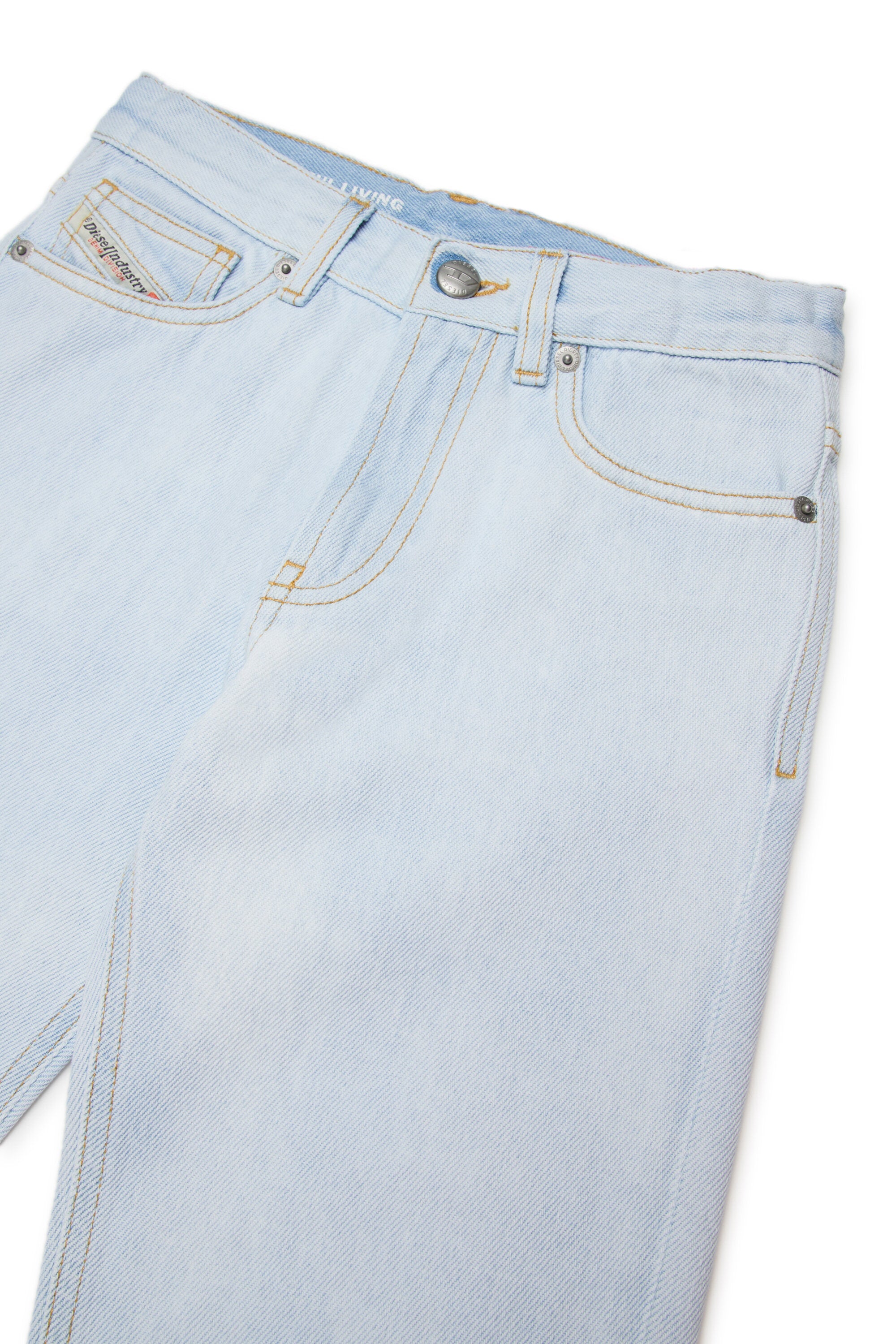 Regular-Fit-Jeans im hellblauen Waschung – 2010