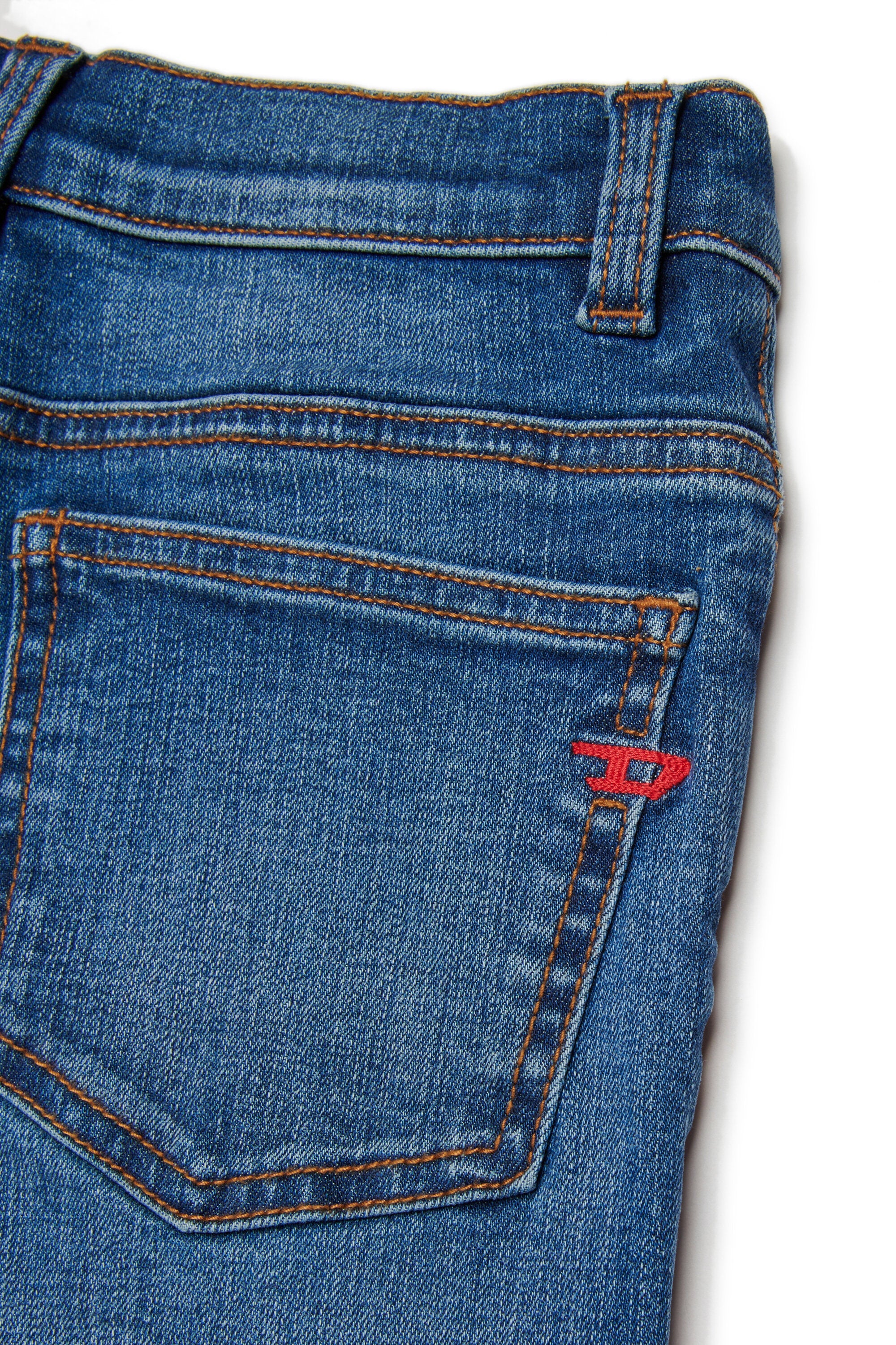 Mittelblaue regular Jeans - 2000