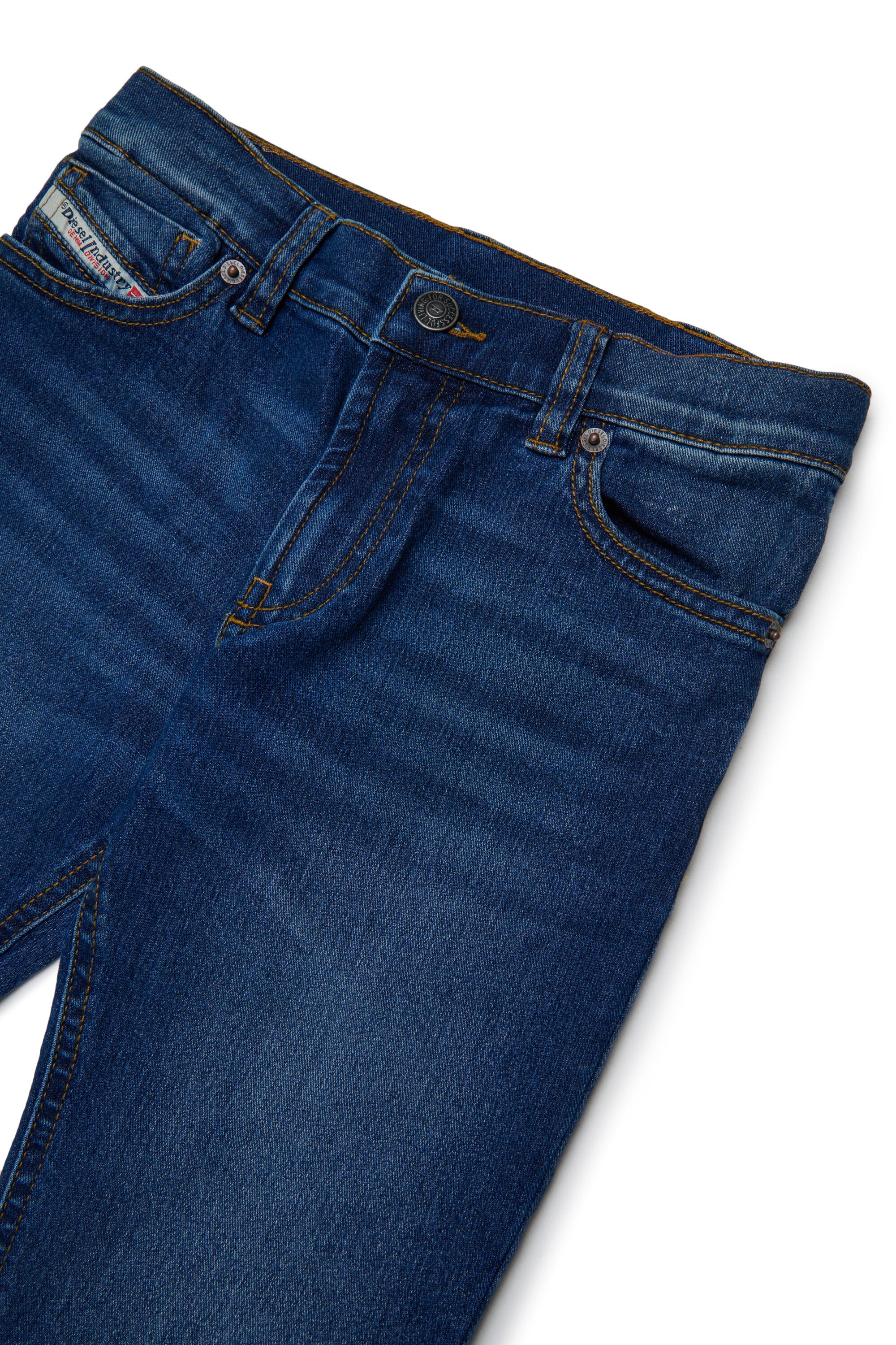 Jeans slim fit azul medio