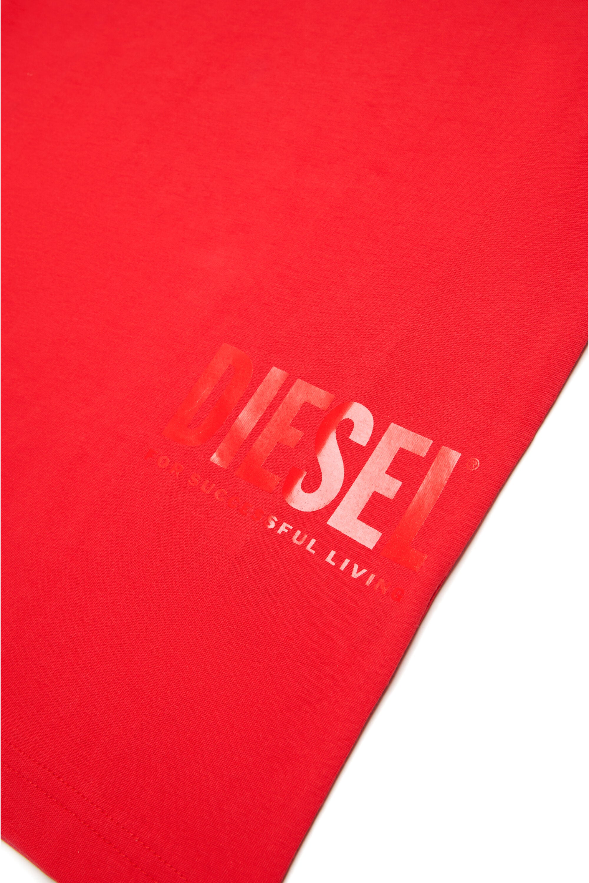 T-shirt branded with side logo