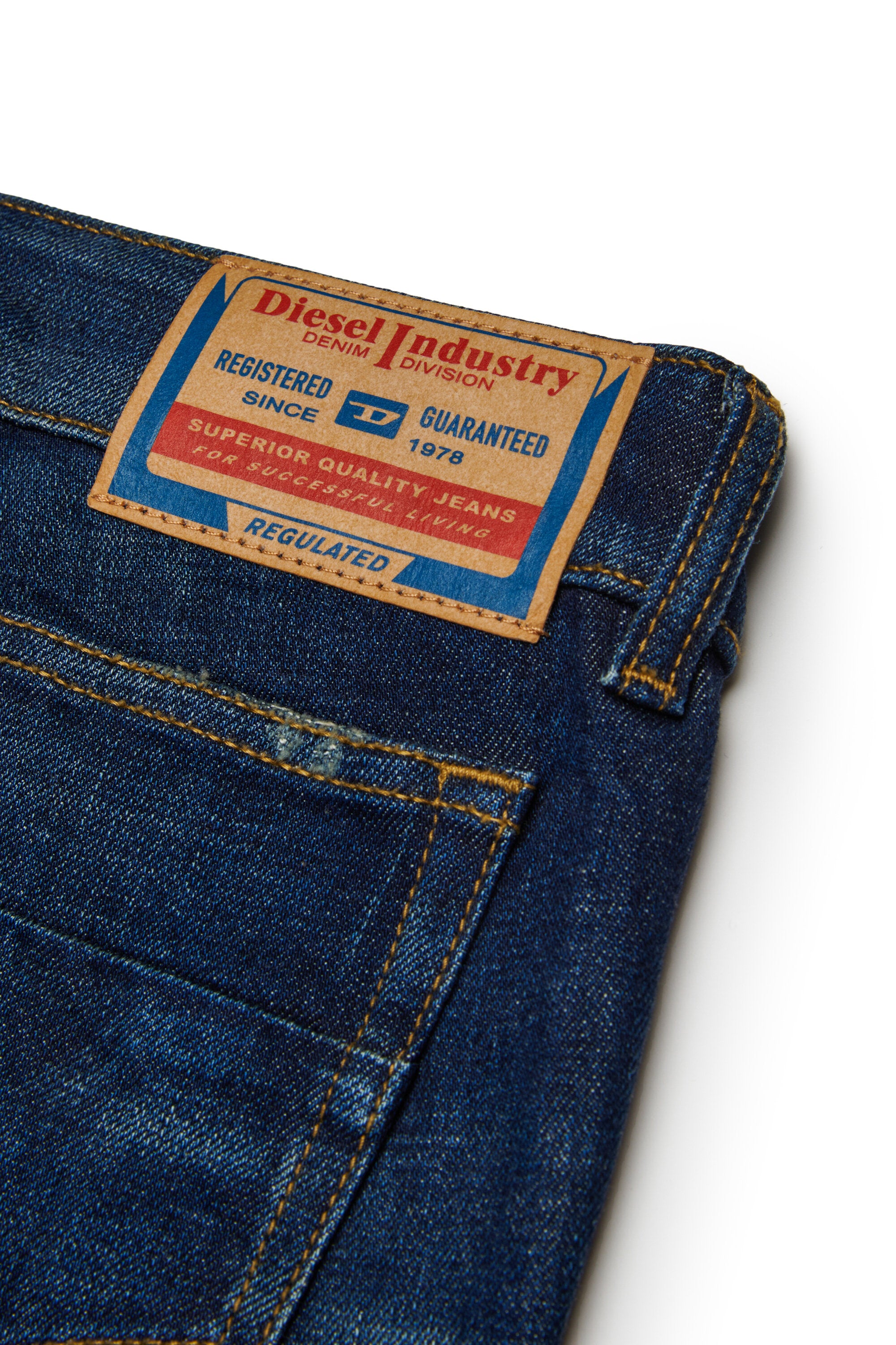 Jeans bootcut bleu foncé avec abrasions - D-Eki