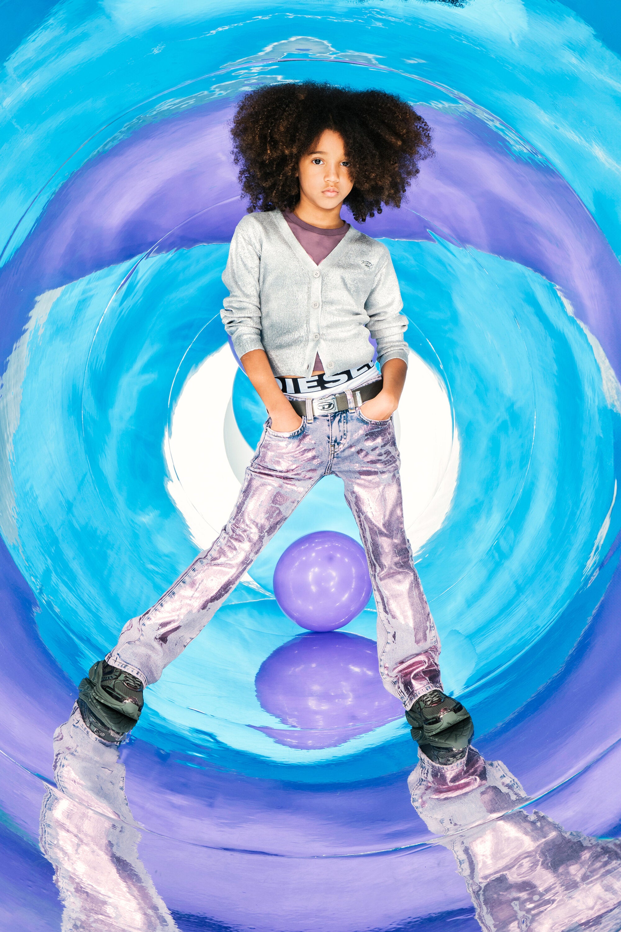 Strickjacke aus einer Wollmischung mit mylar Druck