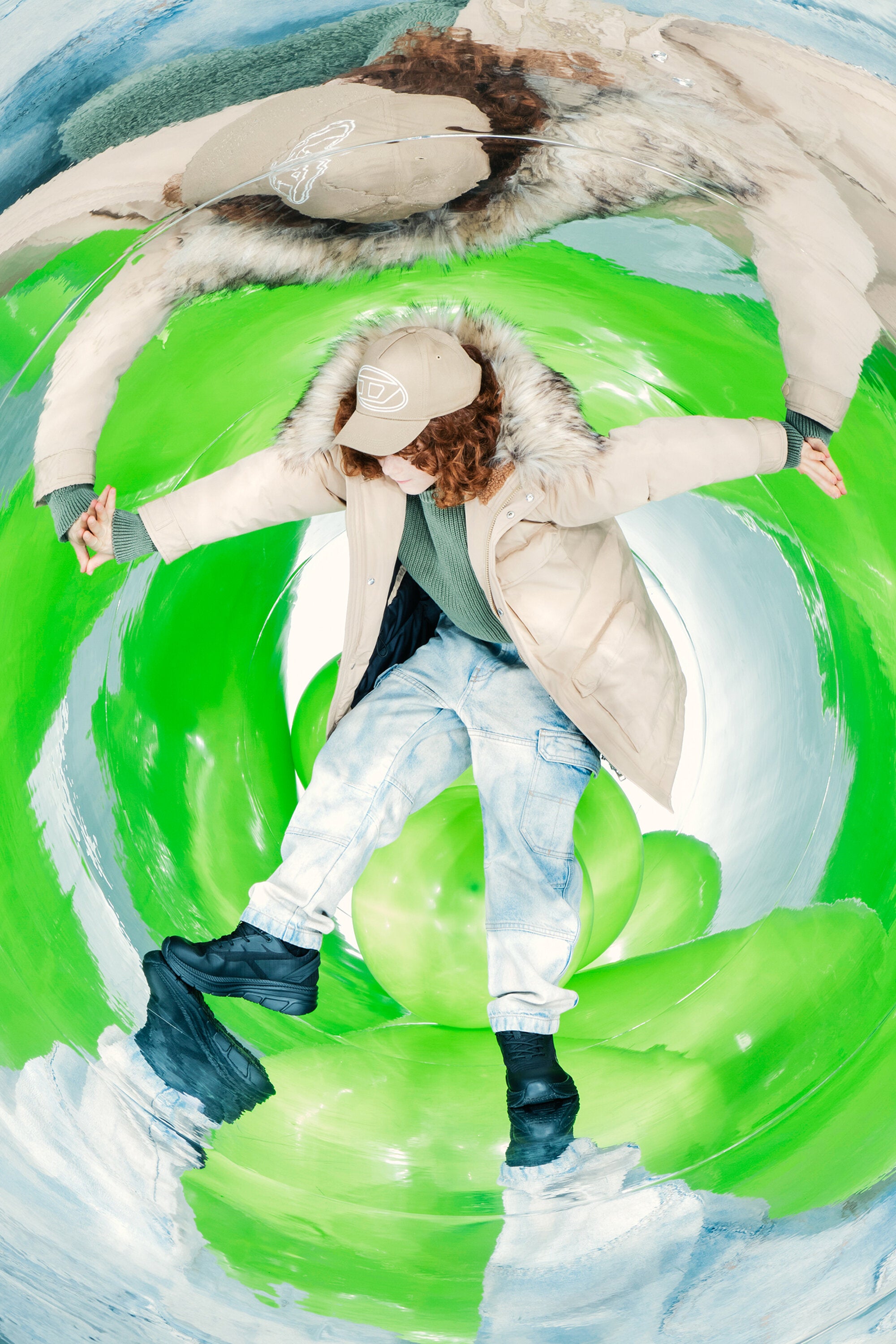 Glänzender Winterparka mit Teddykapuze