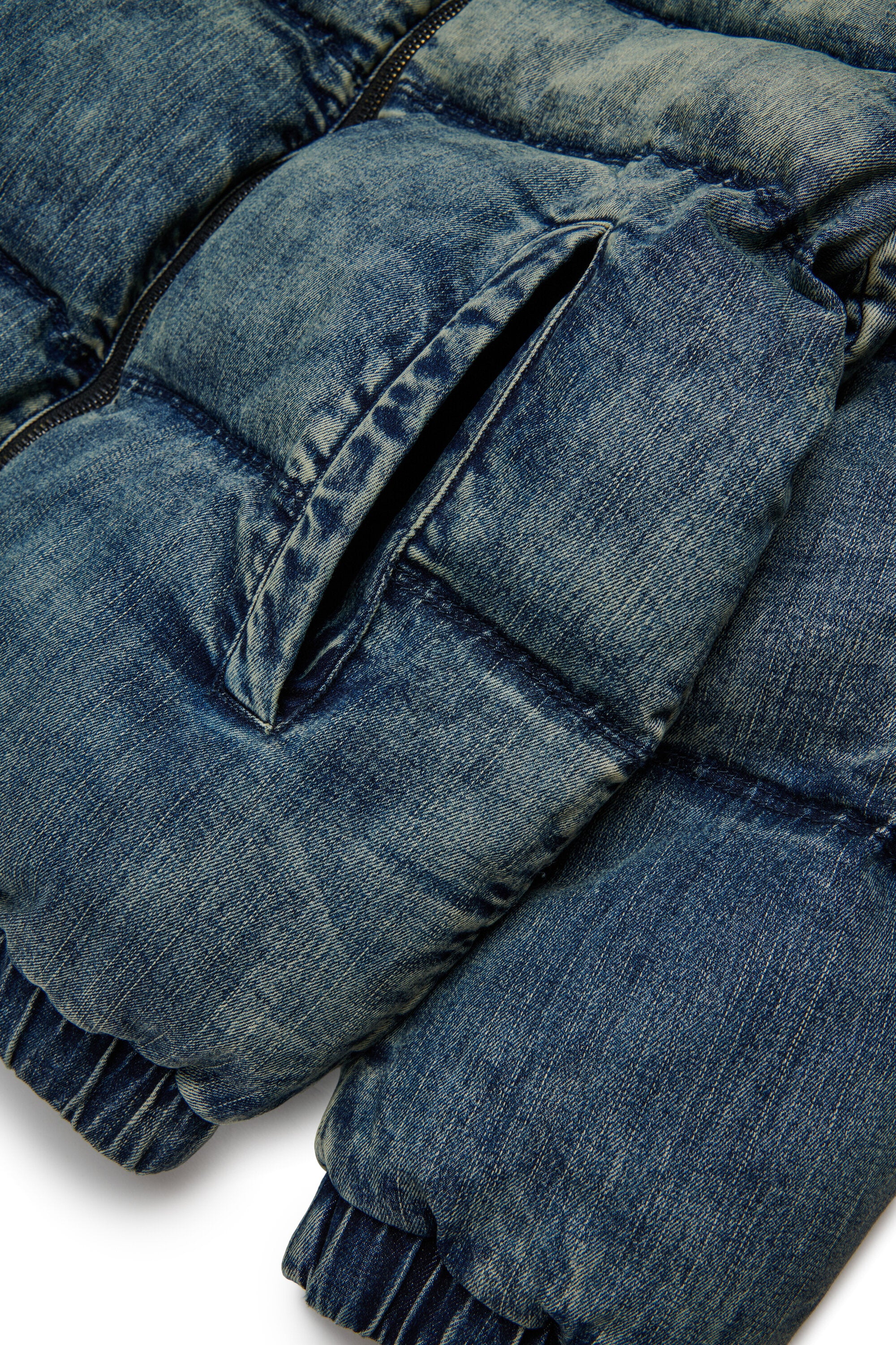 Veste courte matelassée en denim effet sale