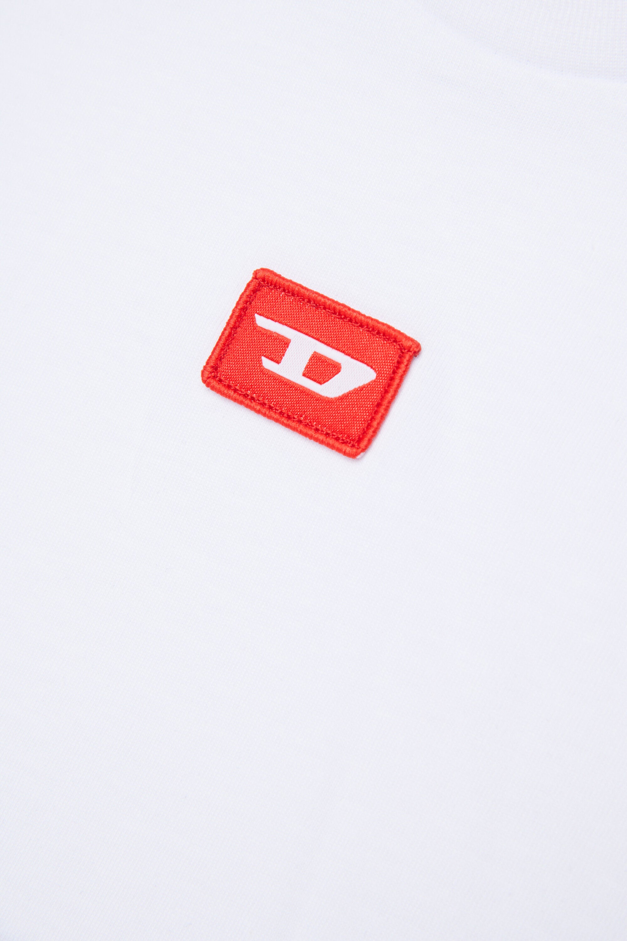 T-shirt in jersey con patch D rossa