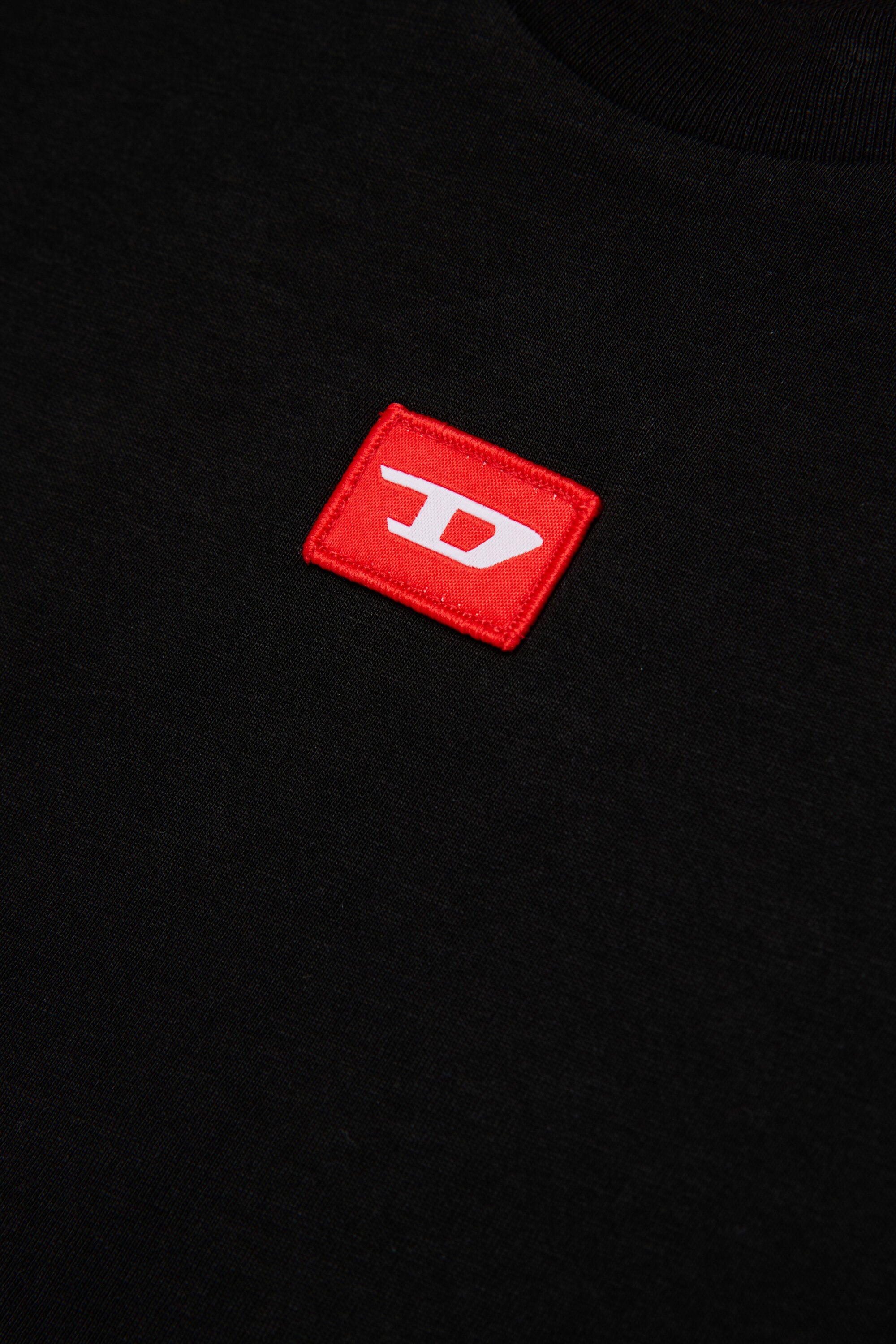 Jersey-T-Shirt mit rotem "D"-Aufnäher