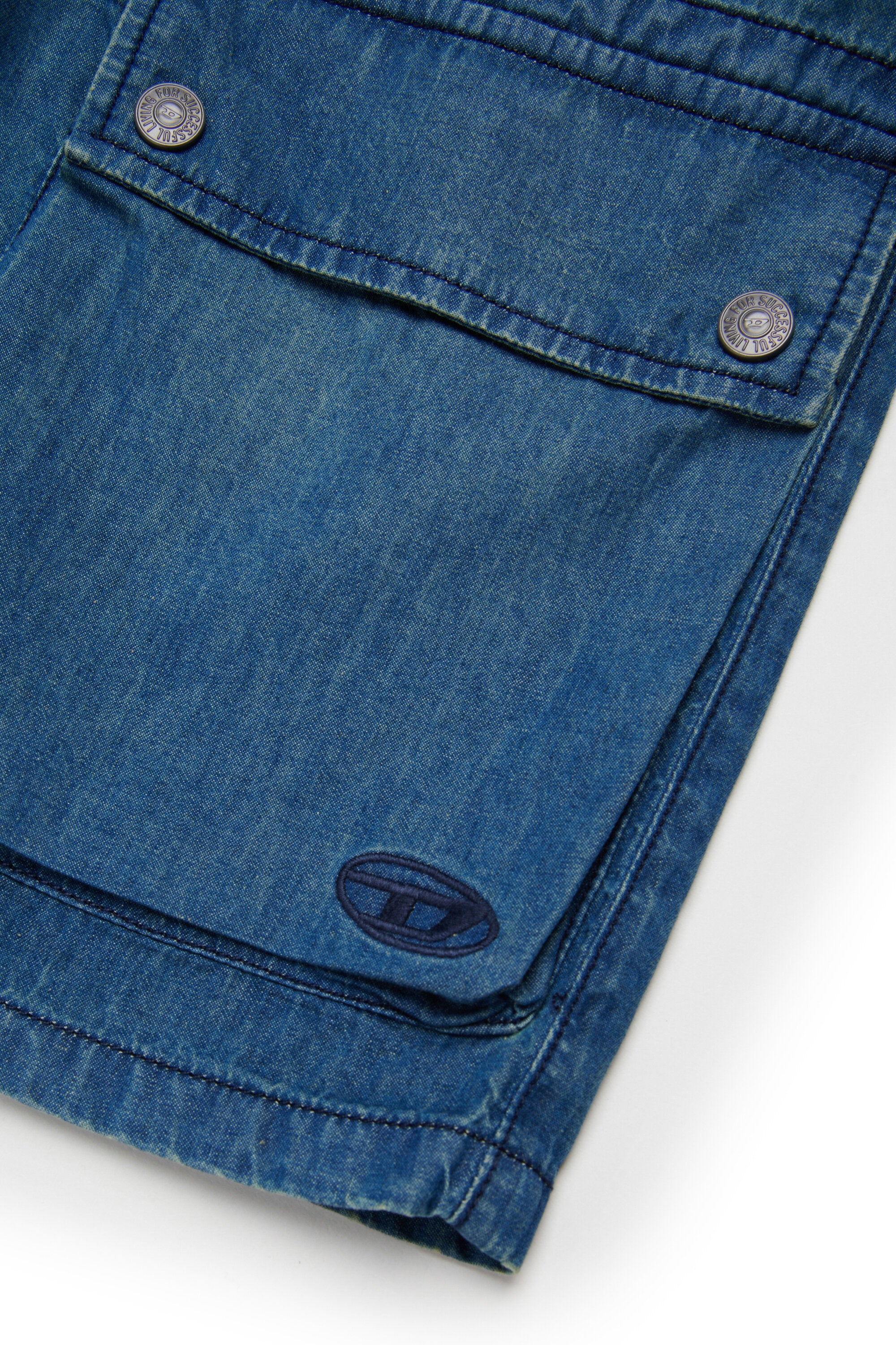 Short cargo en denim