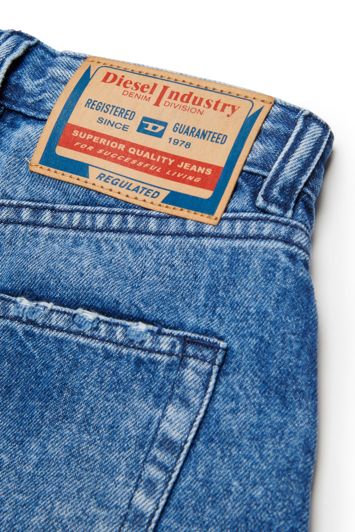 Hellblaue Denim-Shorts
