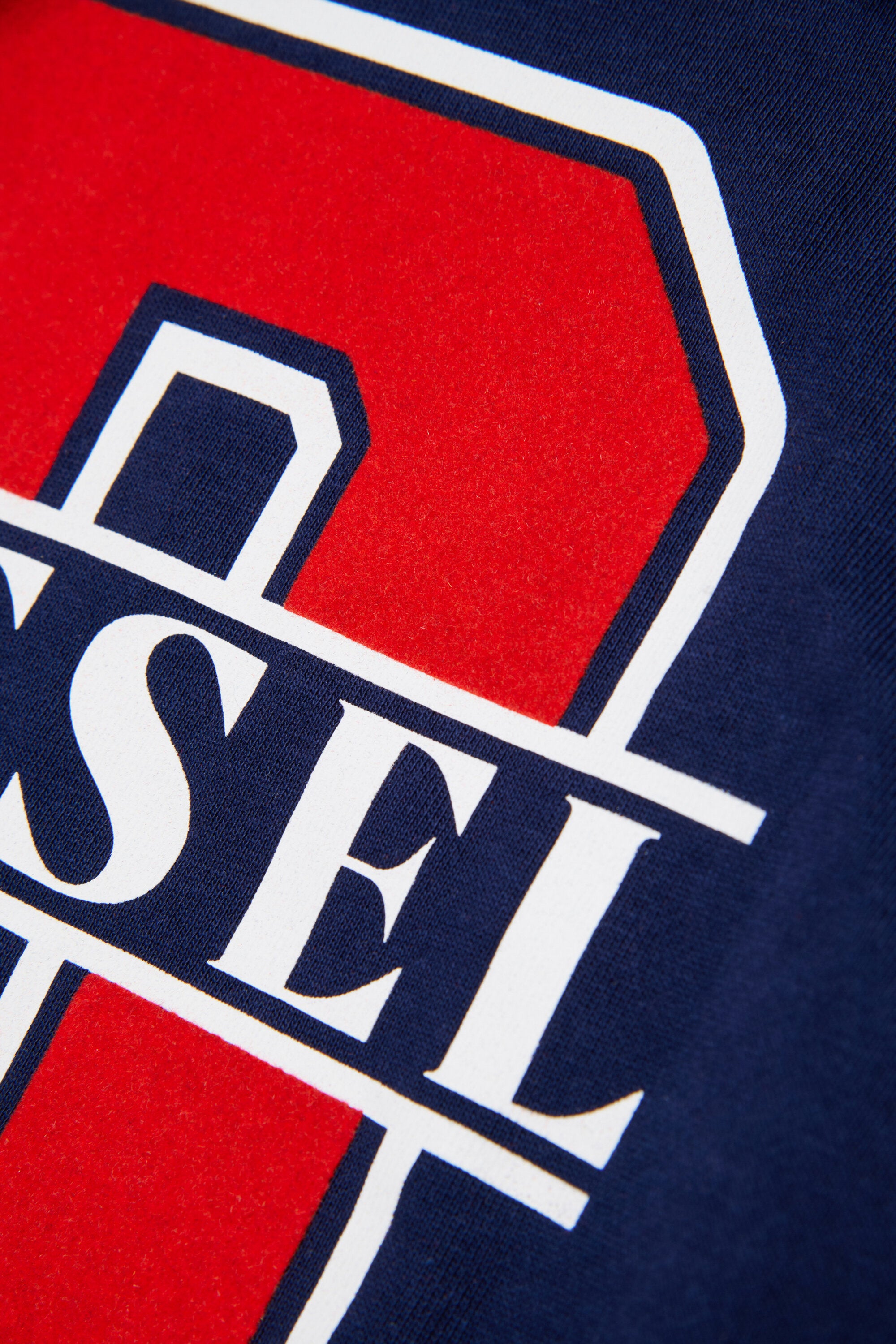 Sweatshirt mit D-Logo