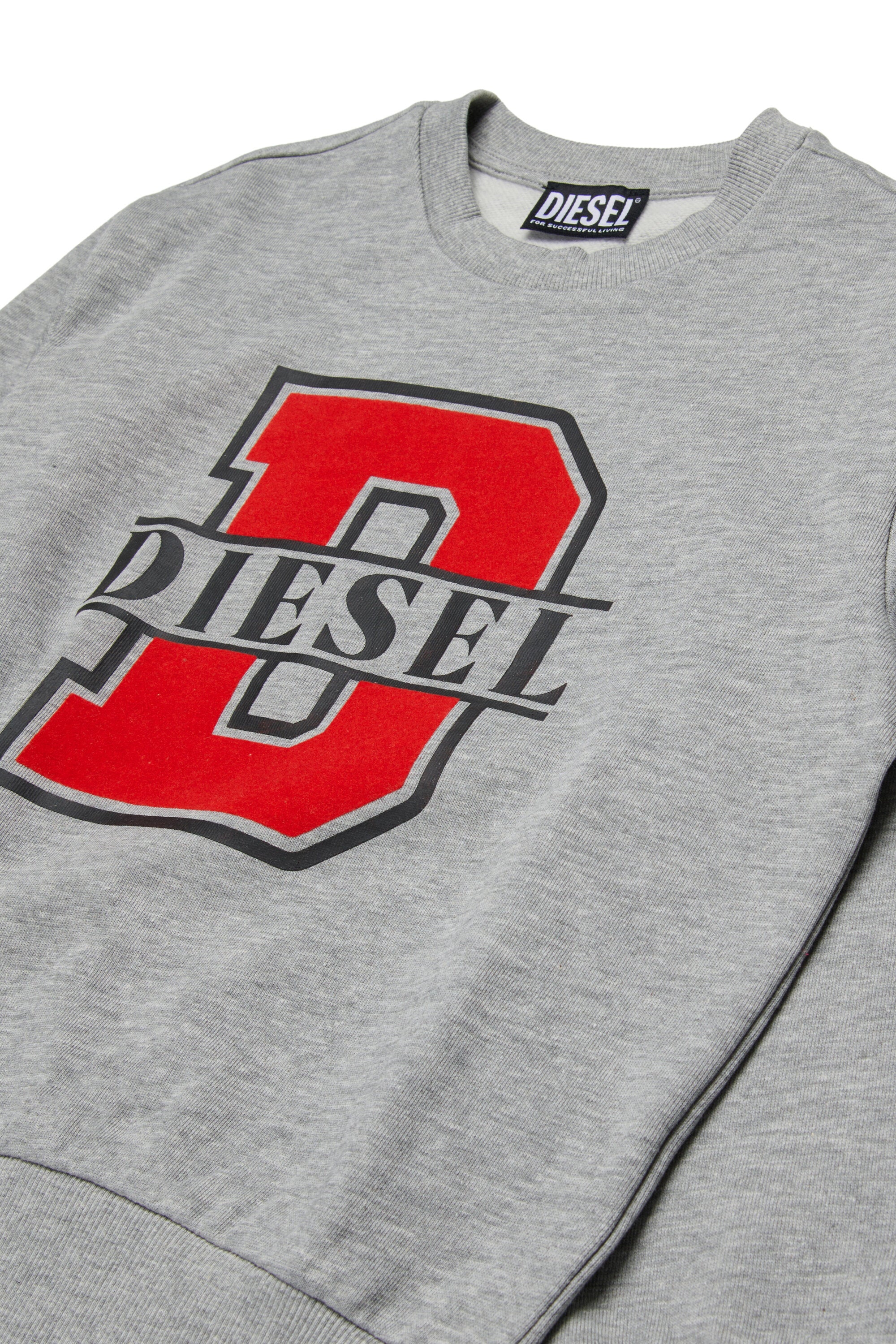 Sweatshirt mit D-Logo