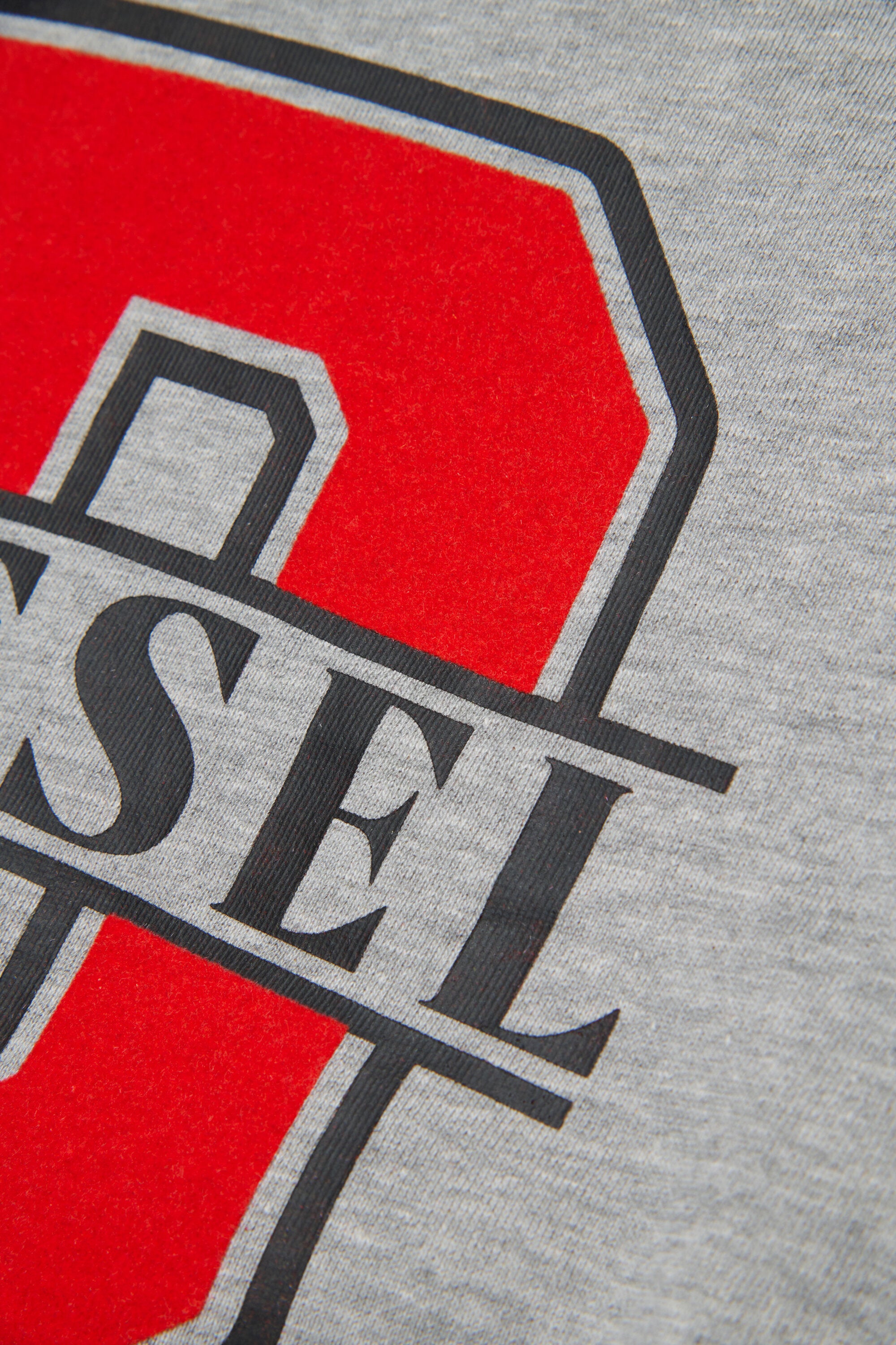 Sweatshirt mit D-Logo