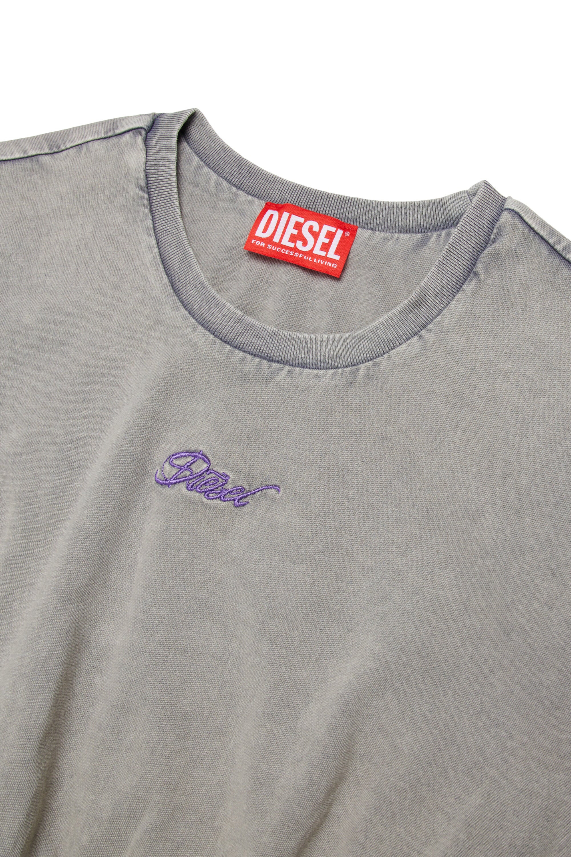 T-shirt corta con logo ricamato
