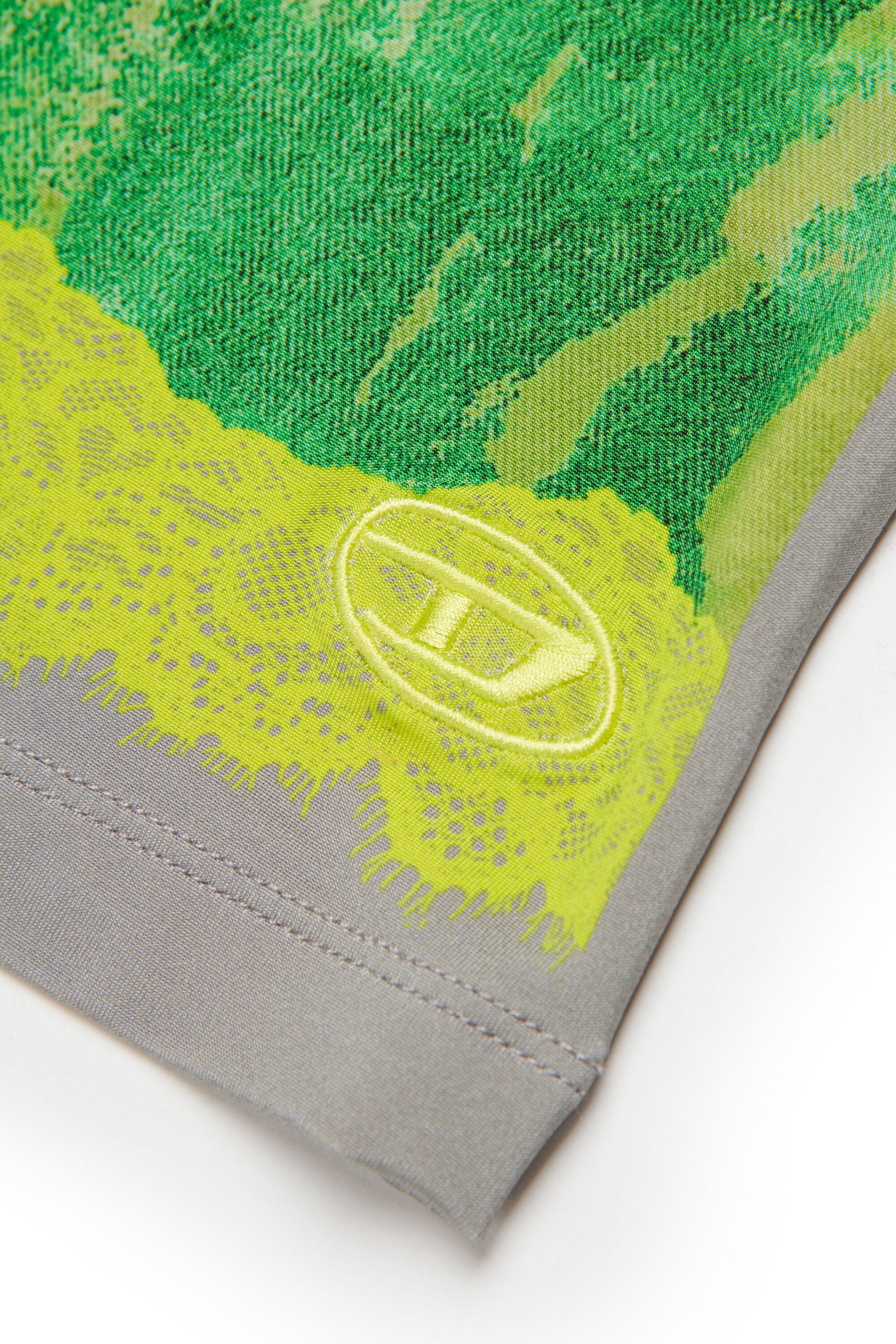 T-shirt con stampa effetto pizzo