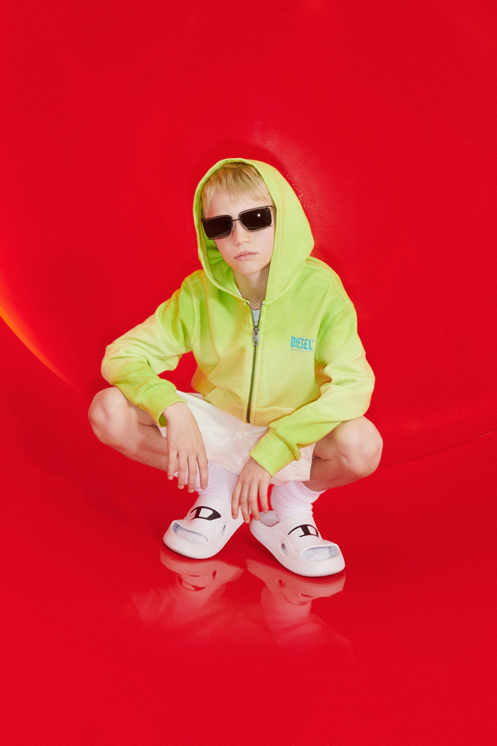 Sweat-shirt zippé intégralement avec logo imprimé