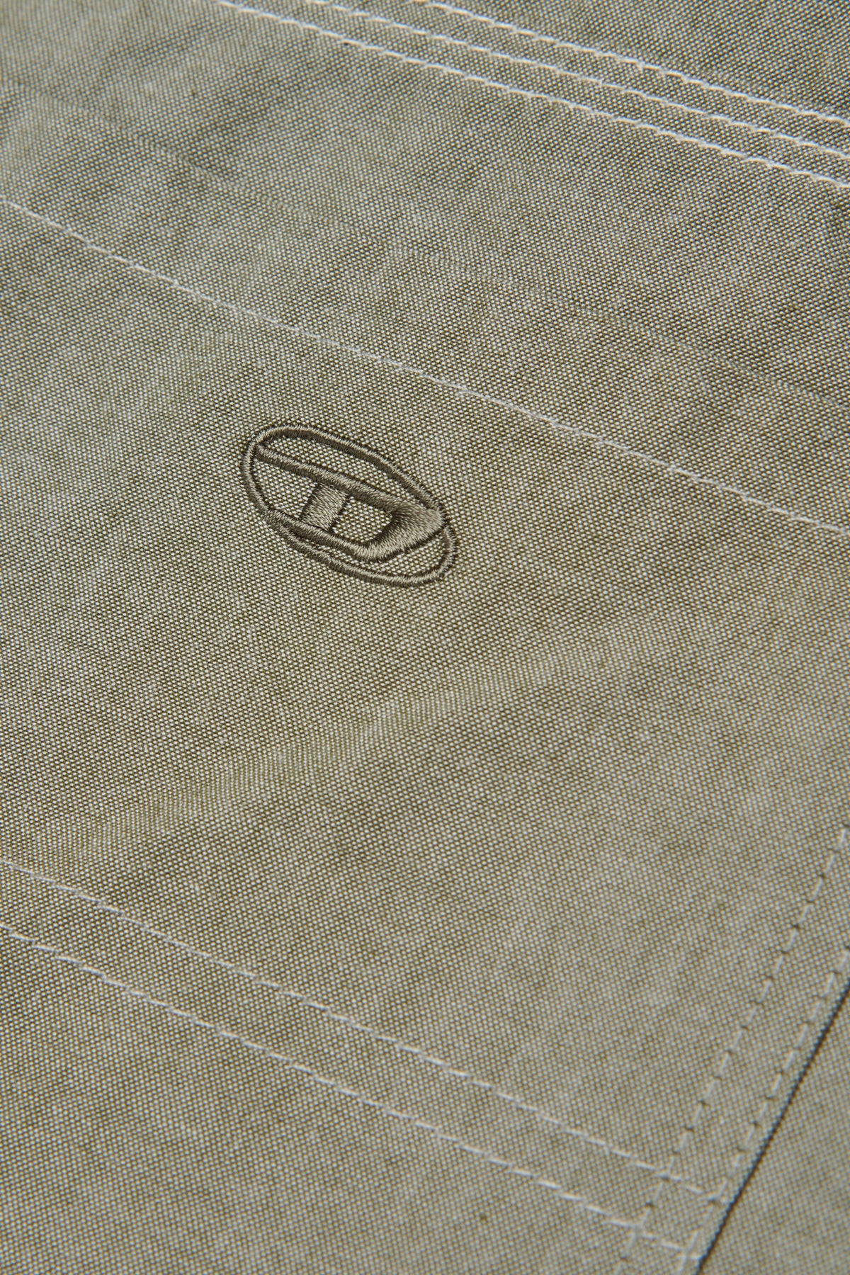 Shorts cargo con logotipo