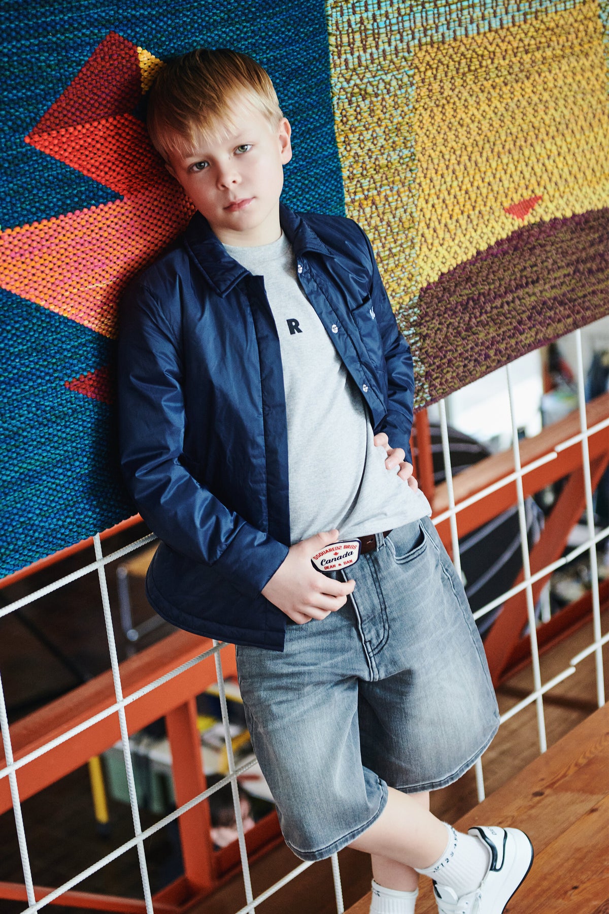 Graue Denim-Shorts im Used-Look