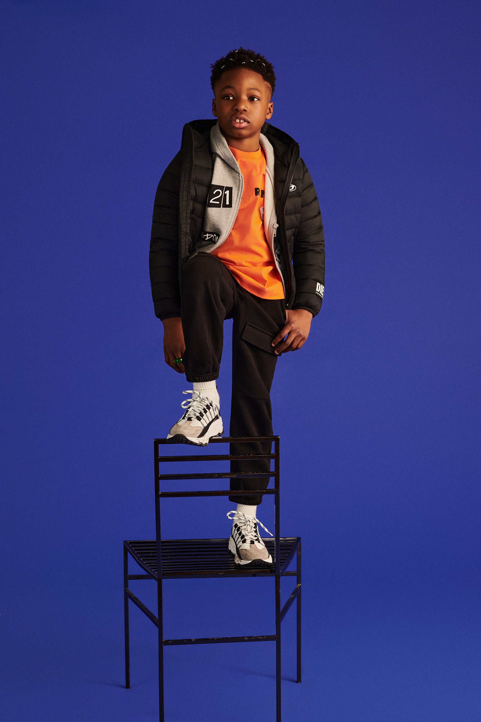 Chaqueta acolchada con logo estampado