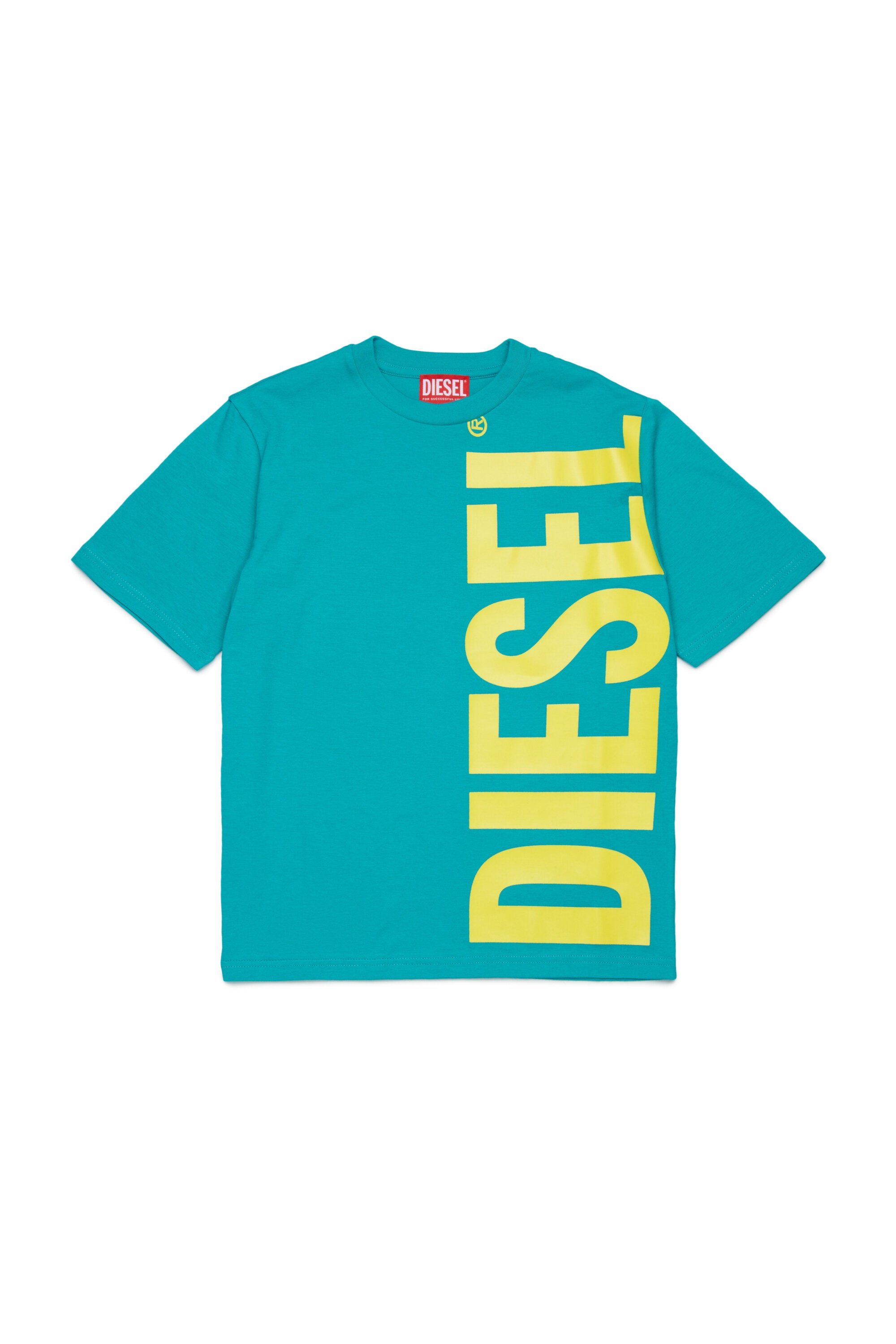 Camiseta con logotipo vertical