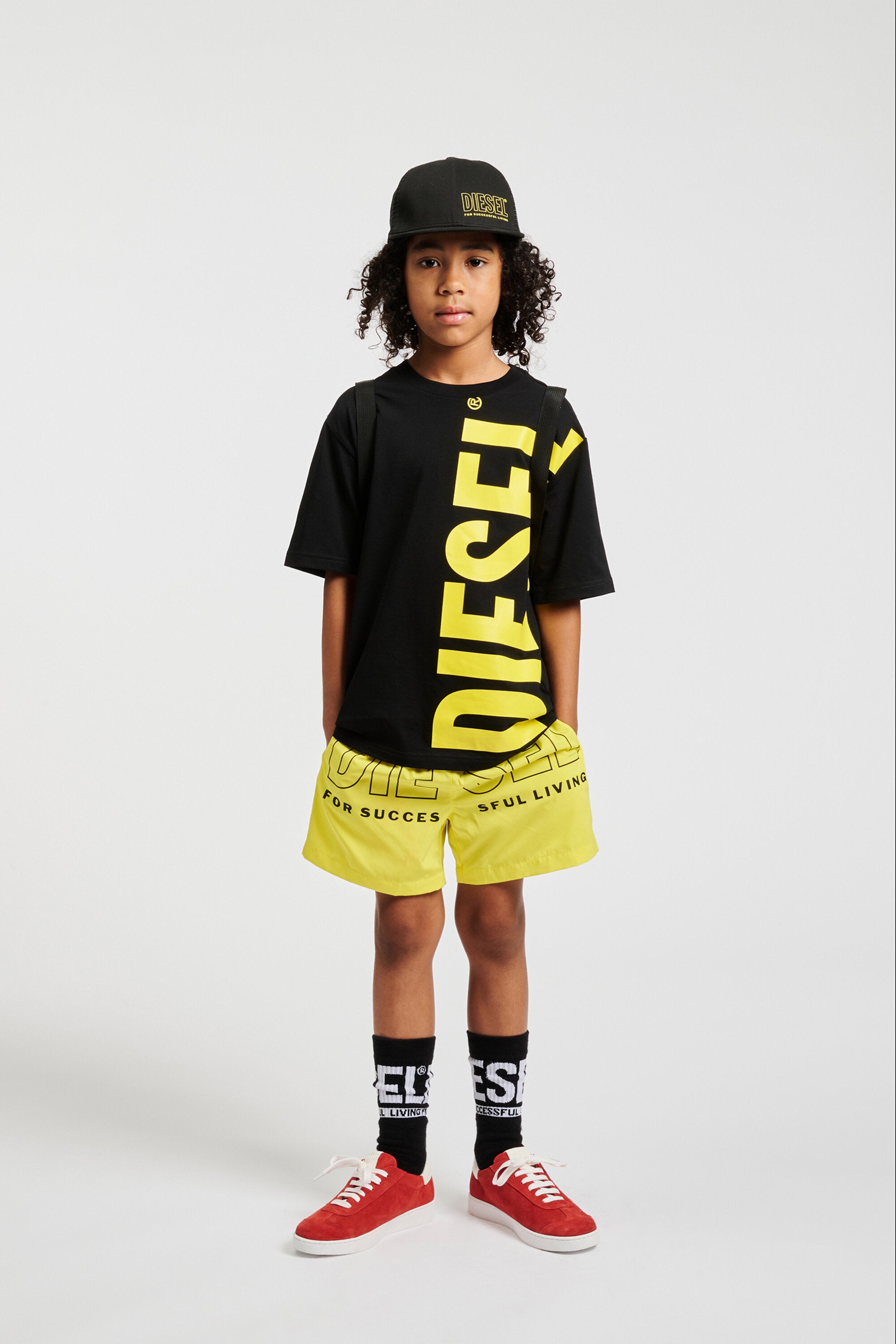 T-shirt with vertical logo