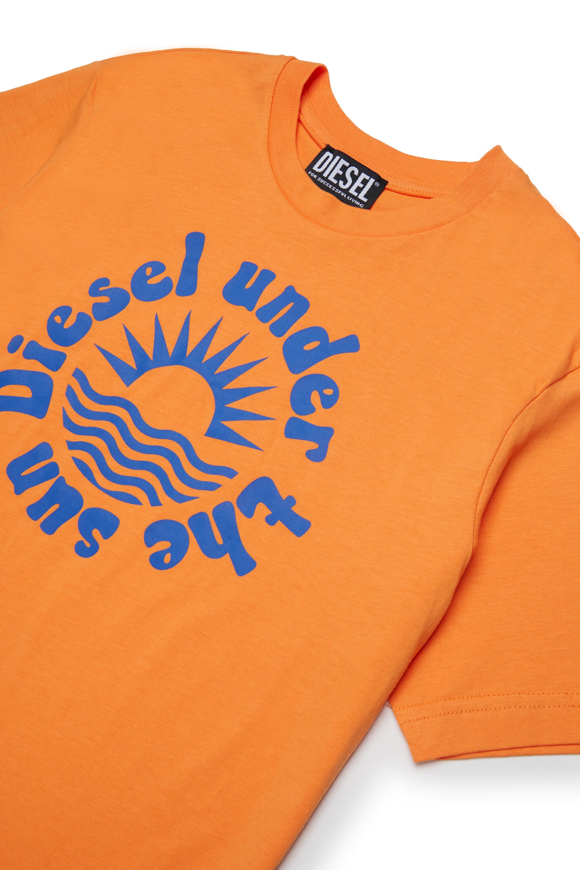 T-shirt con logo sul petto