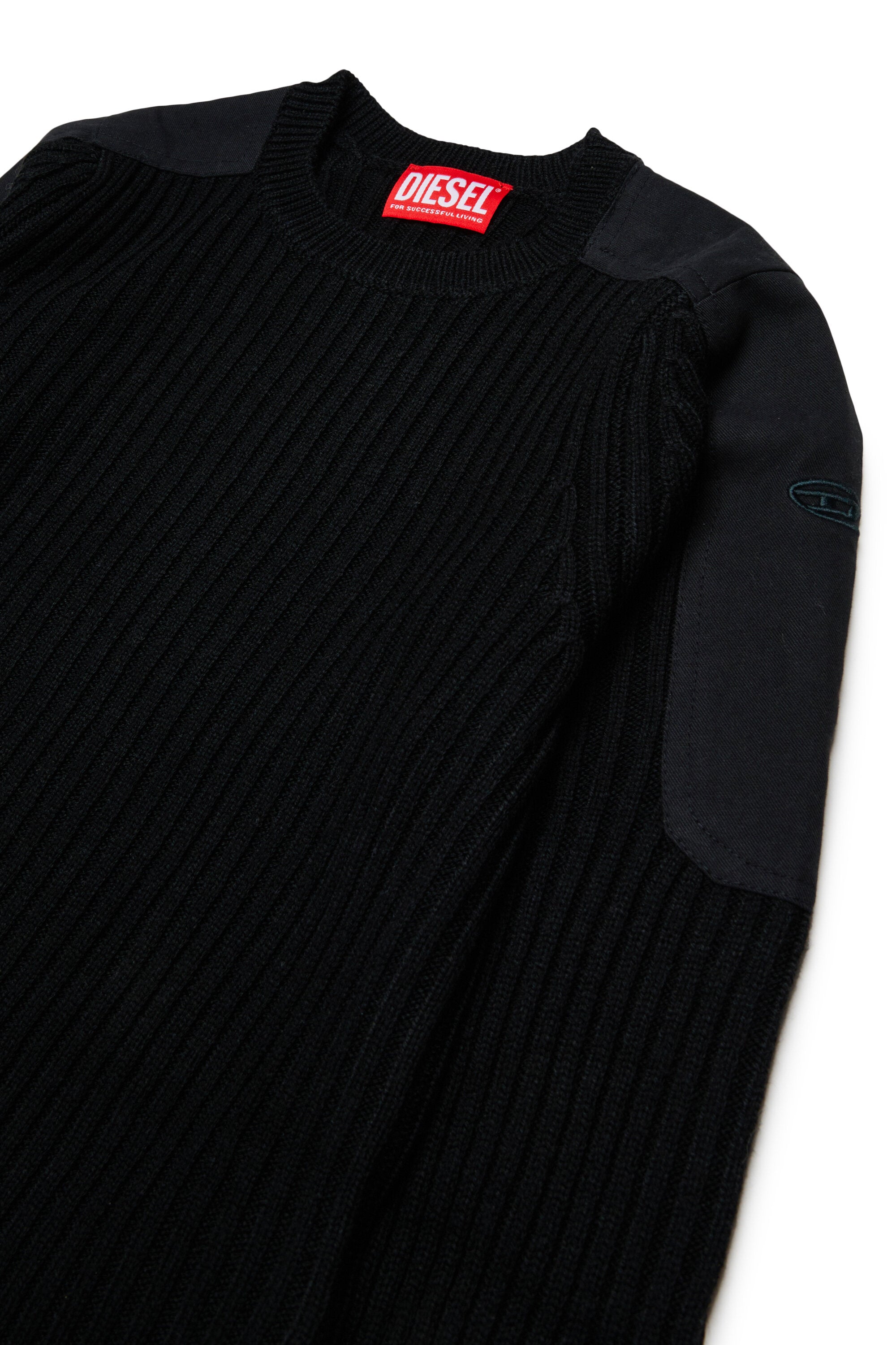 Rippstrick-Pullover mit Rundhalsausschnitt