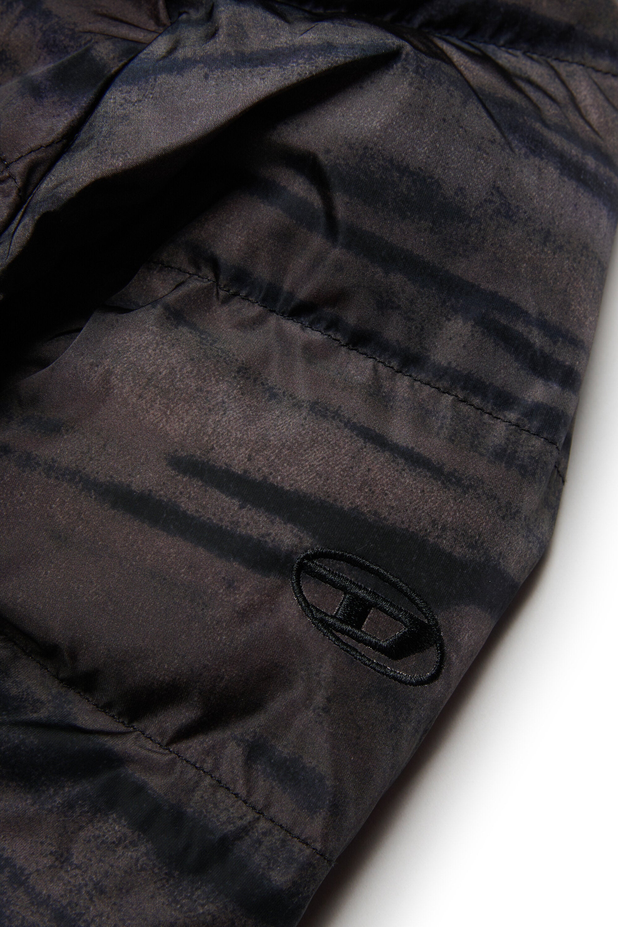 Gefütterte Jacke mit Logo