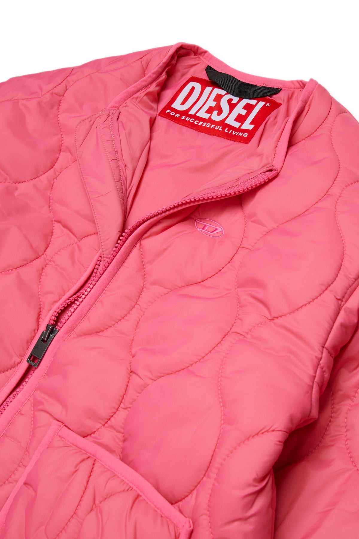 Gefütterte Jacke mit aufgedrucktem Logo