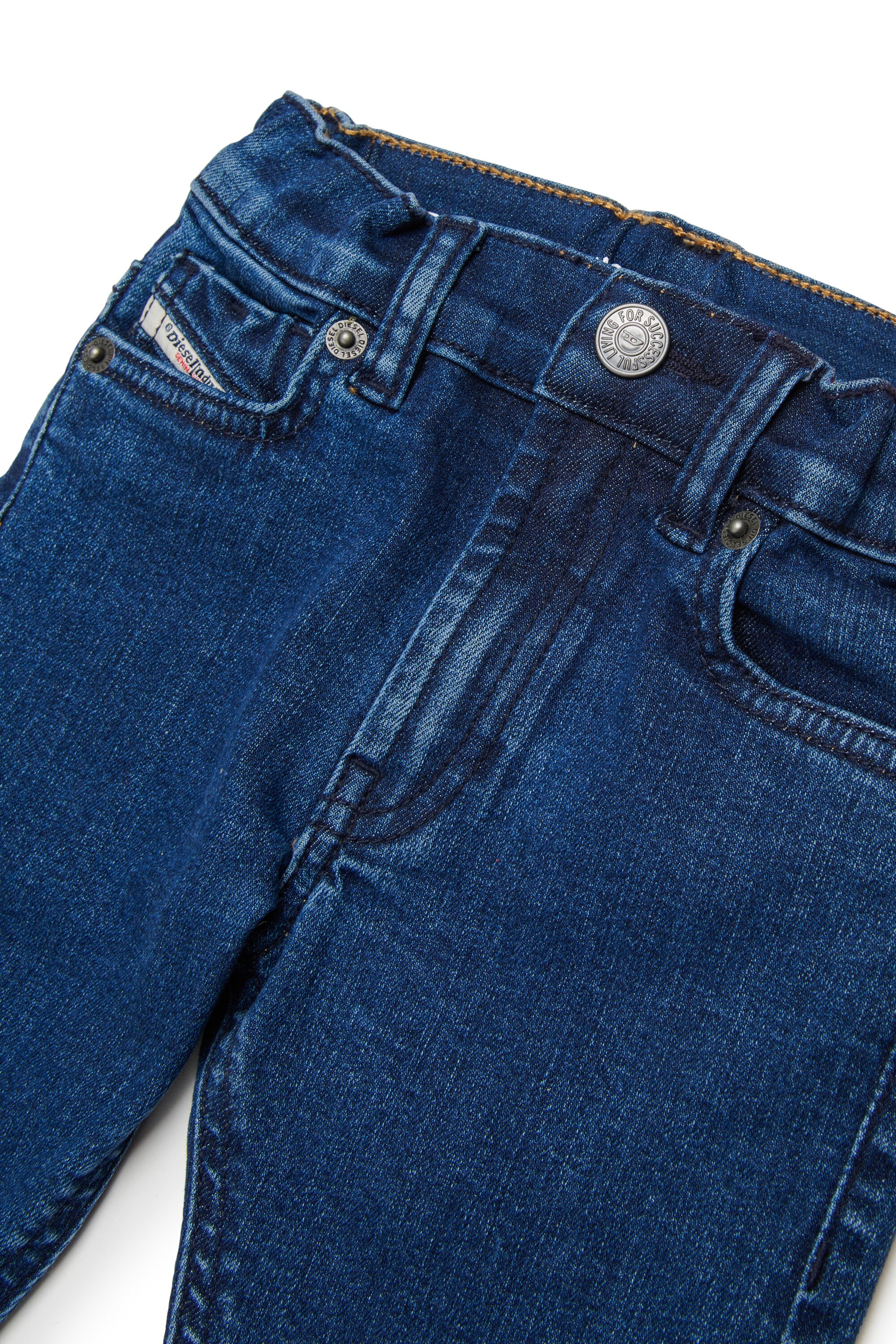 Regular-Fit-Jeans in mittlerer Waschung Blau – D-Jools