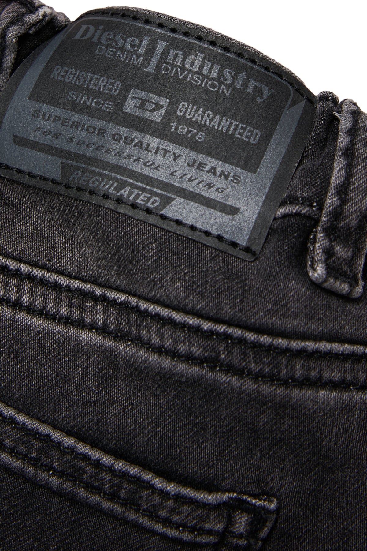 Jeans regular fit lavaggio nero