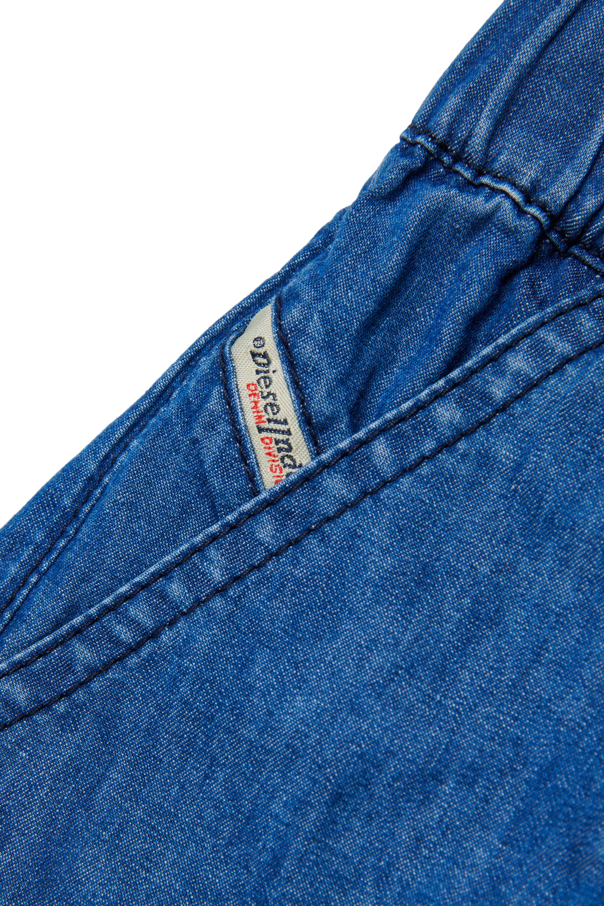 Jeans relaxed fit lavaggio blu medio