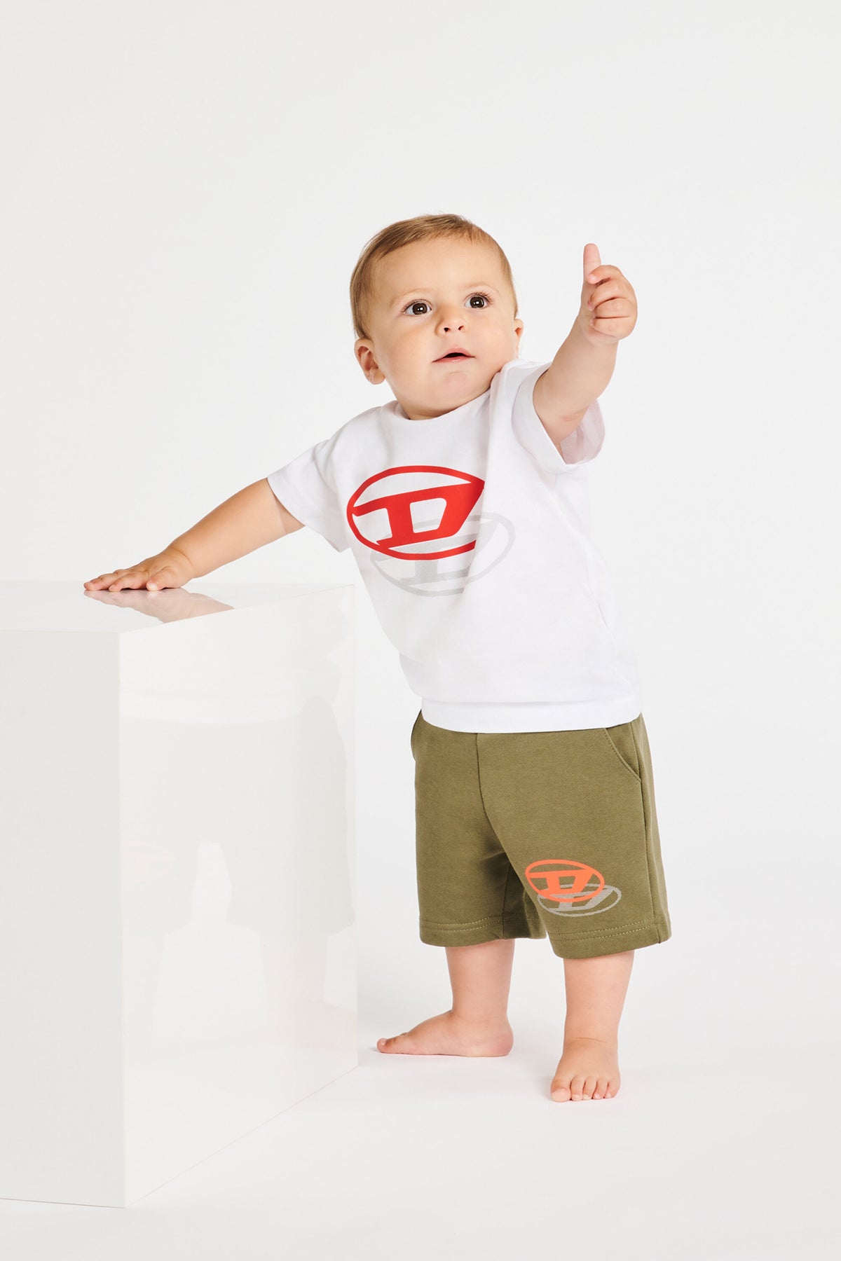 Sweatshirt shorts with logo