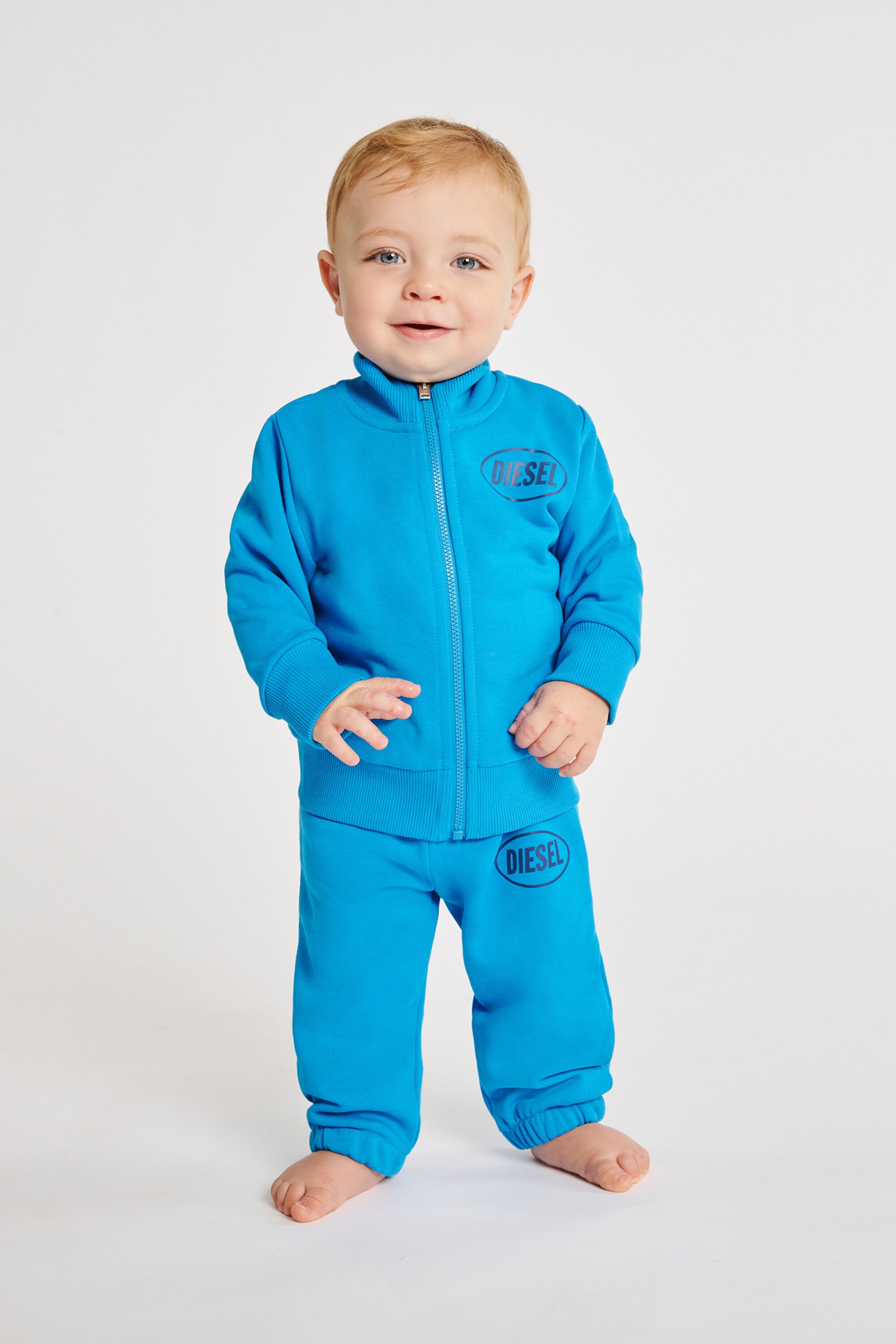 Sweatshirt mit durchgehendem Reißverschluss und Logo