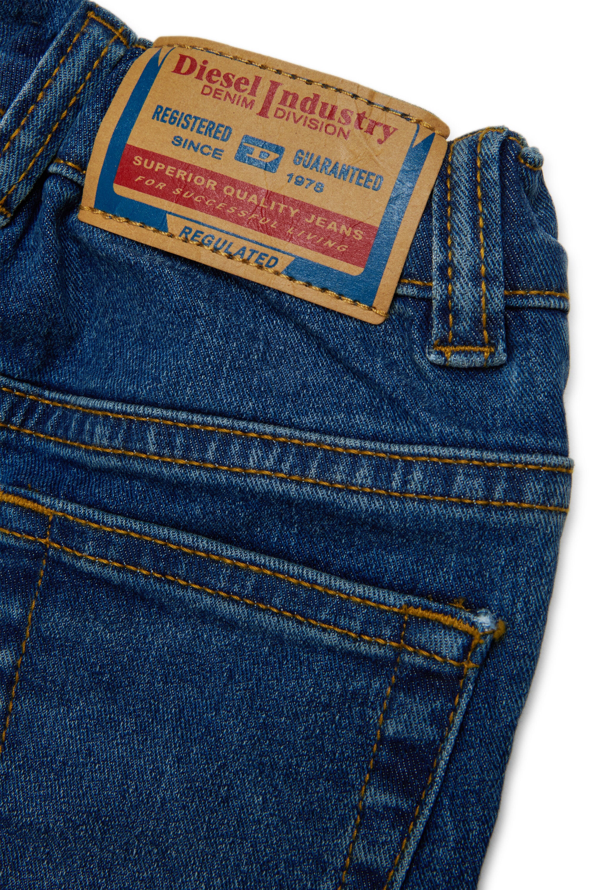 Regular Jeans in Mittelblau