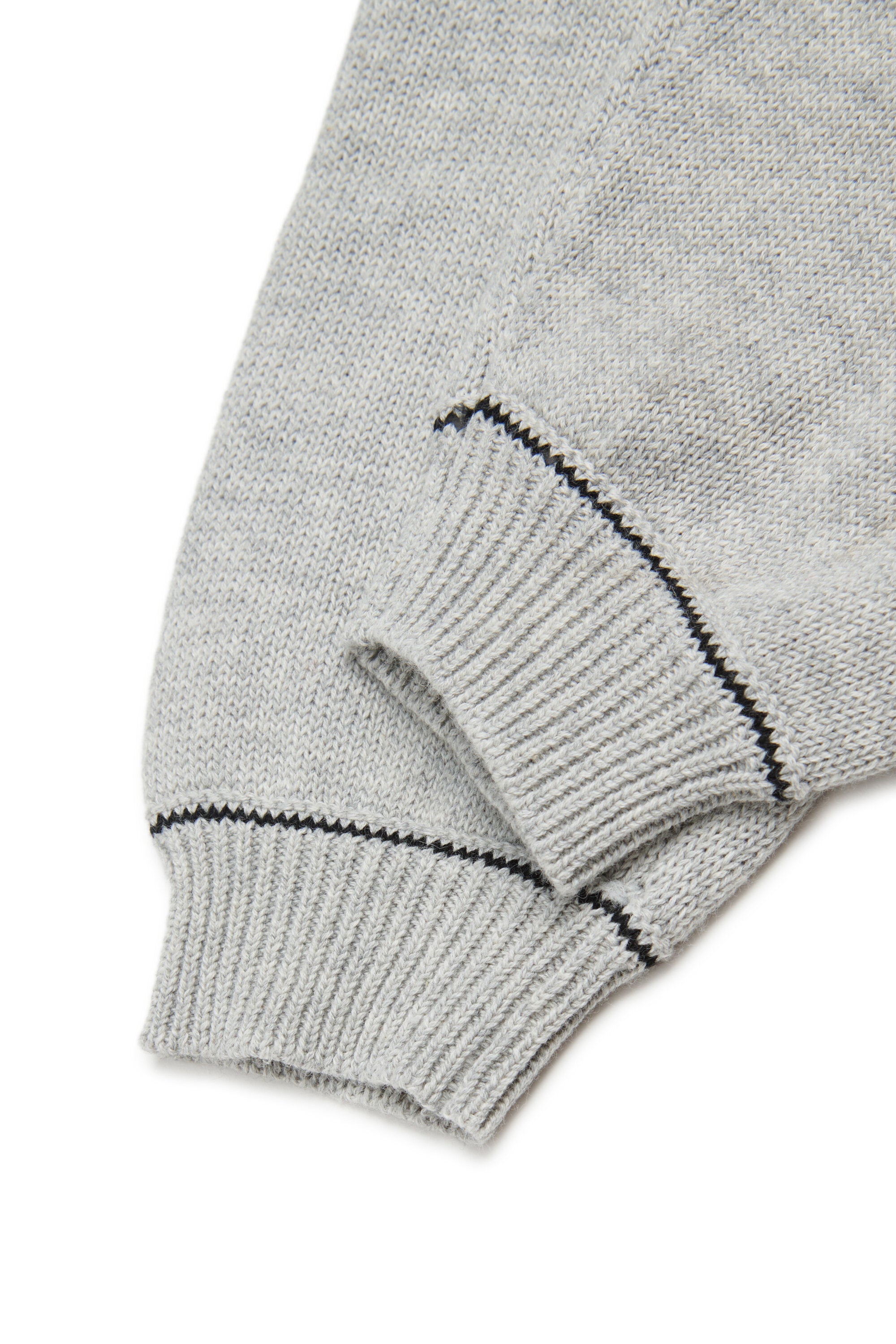 Strickhose mit Logo